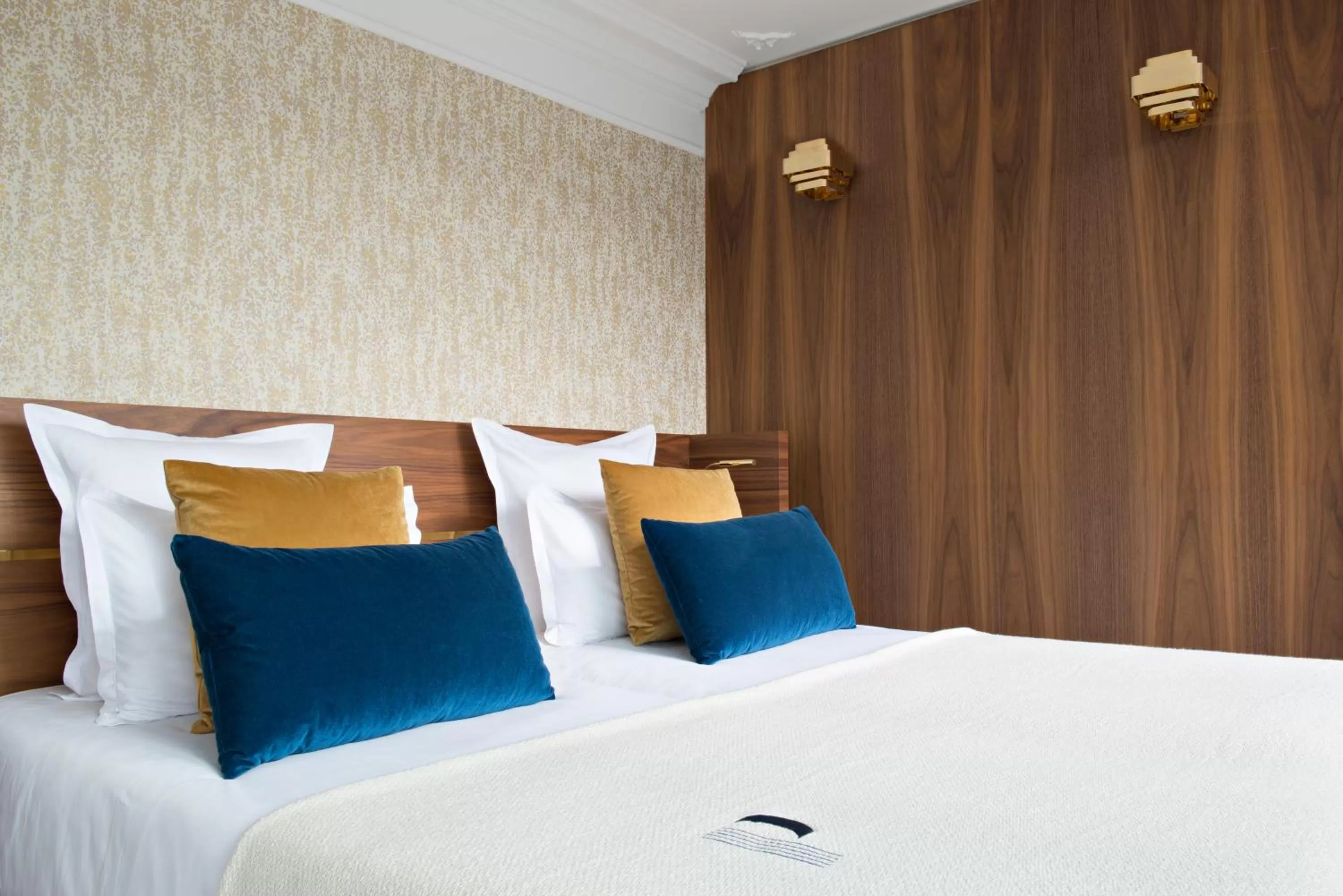 Bed in Hotel Parister Piscine & Spa