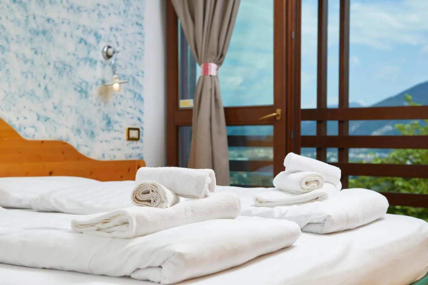 View (from property/room), Bed in Hotel Garnì San Giorgio