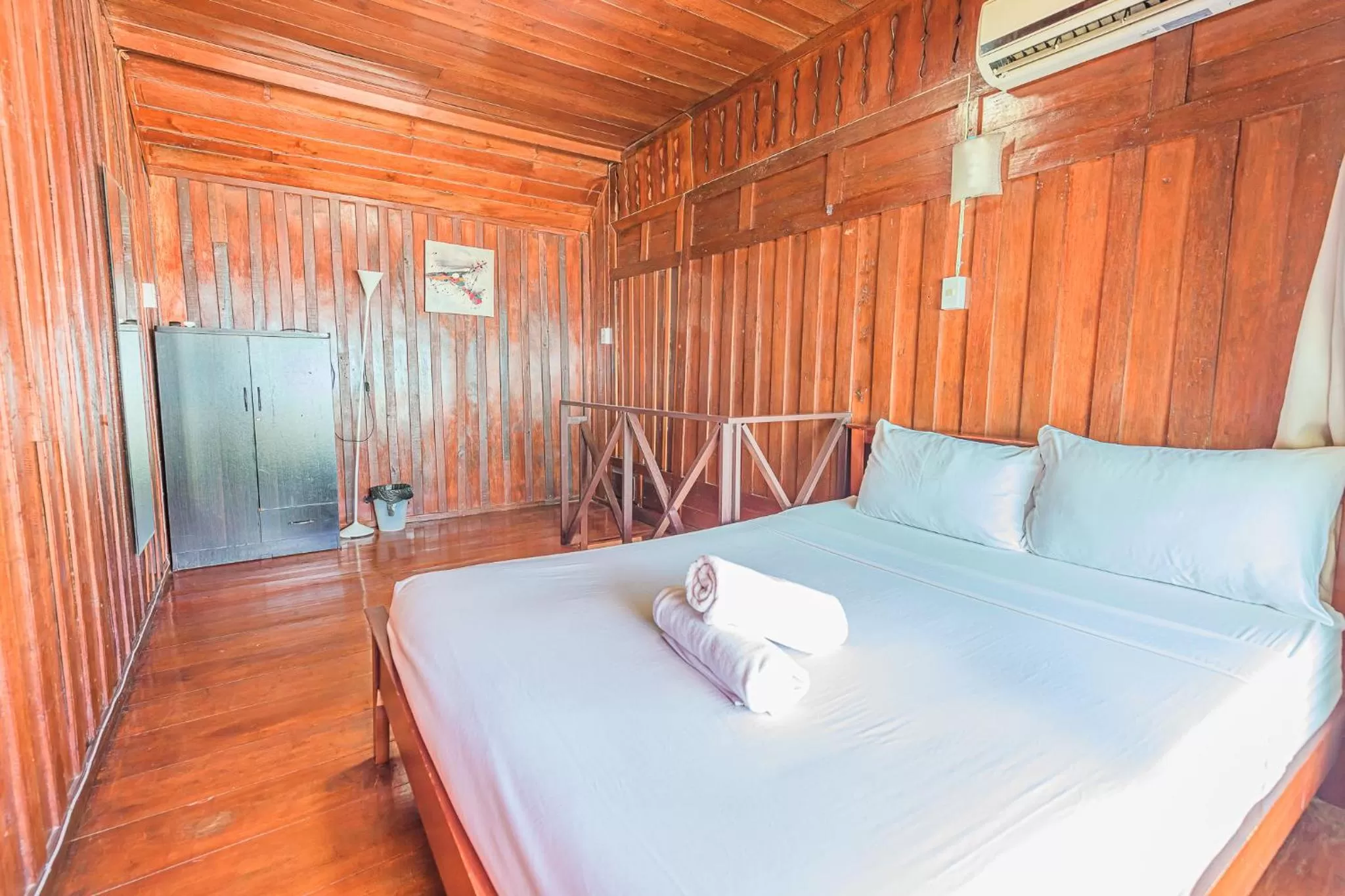 Bed in MANDARIN LODGE by victor