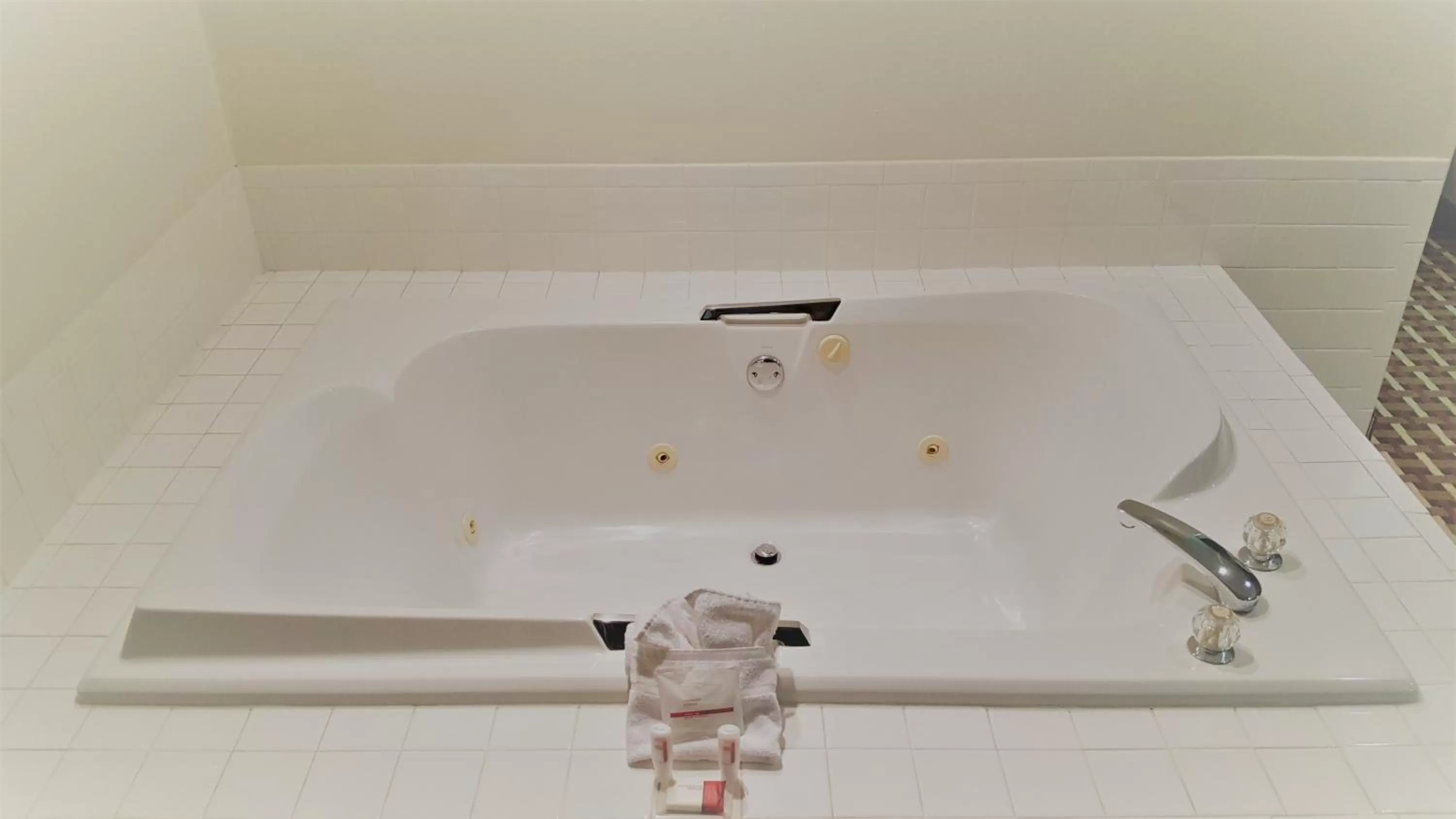 Hot Tub in Super 8 by Wyndham Harlingen TX