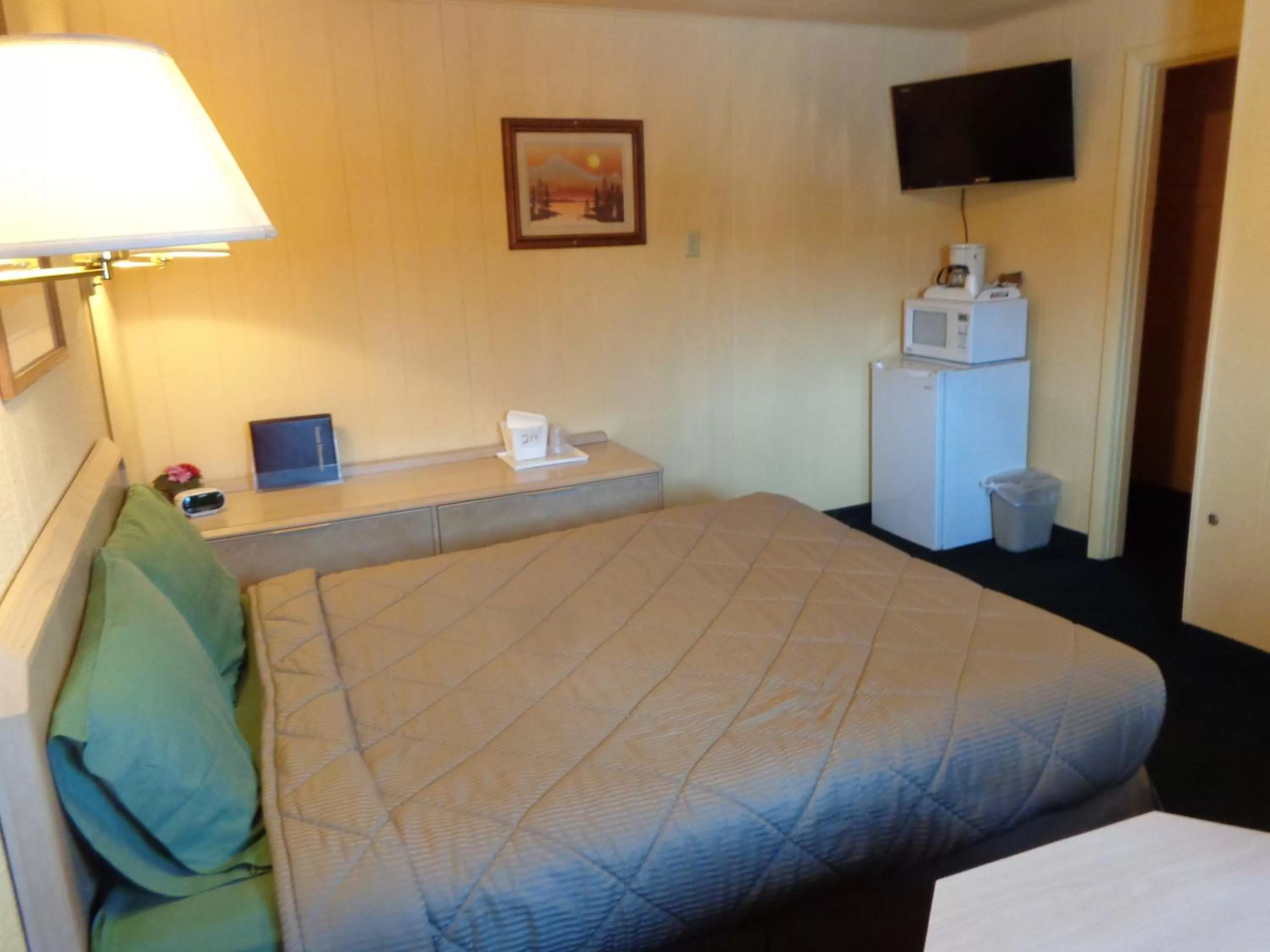 Bed in Western Motel