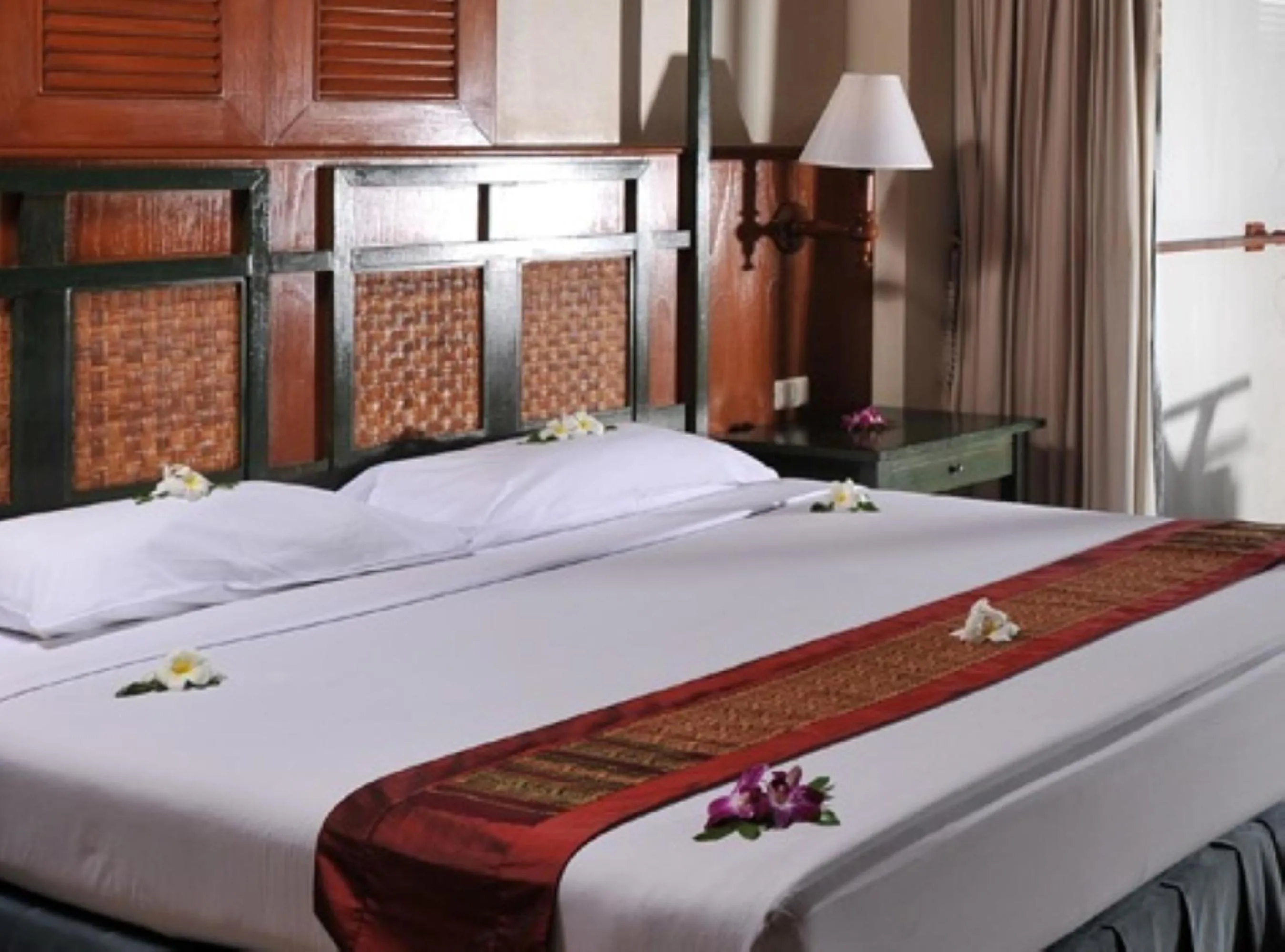Bed in Karon Princess Hotel SHA EXTRA Plus