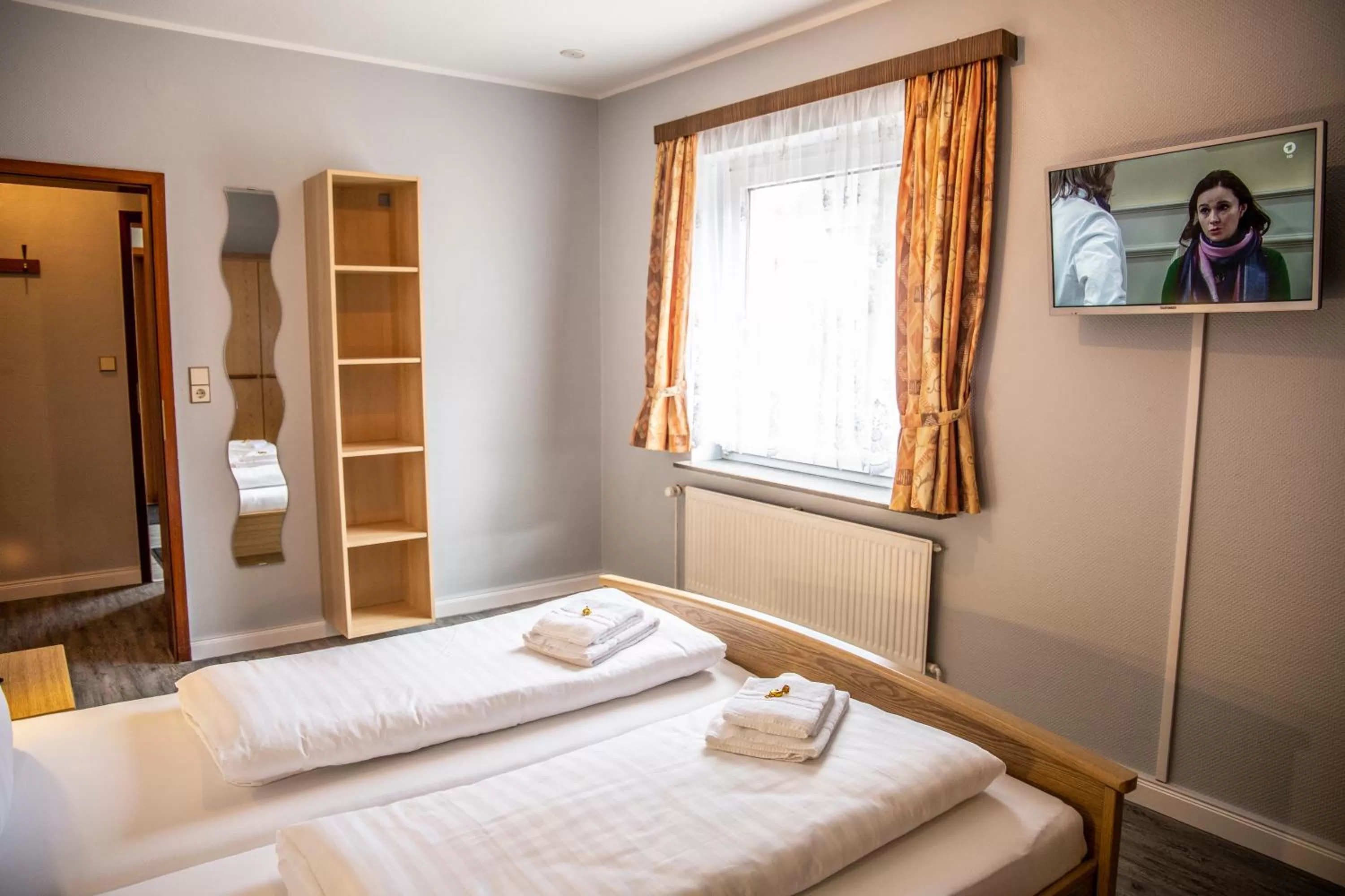 TV and multimedia, Bed in Hotel Tum Stüürmann