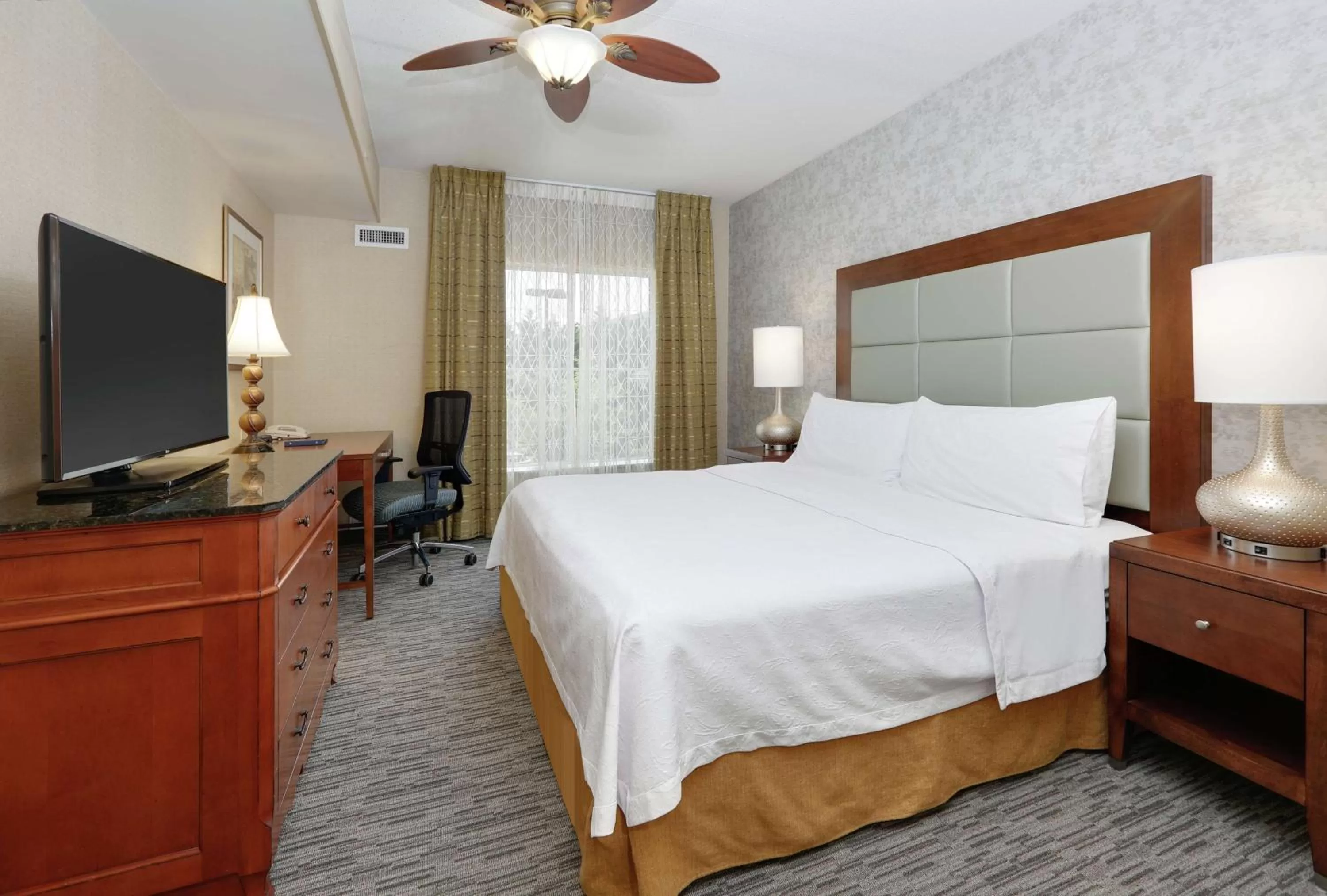 Bedroom, Bed in Homewood Suites Hagerstown