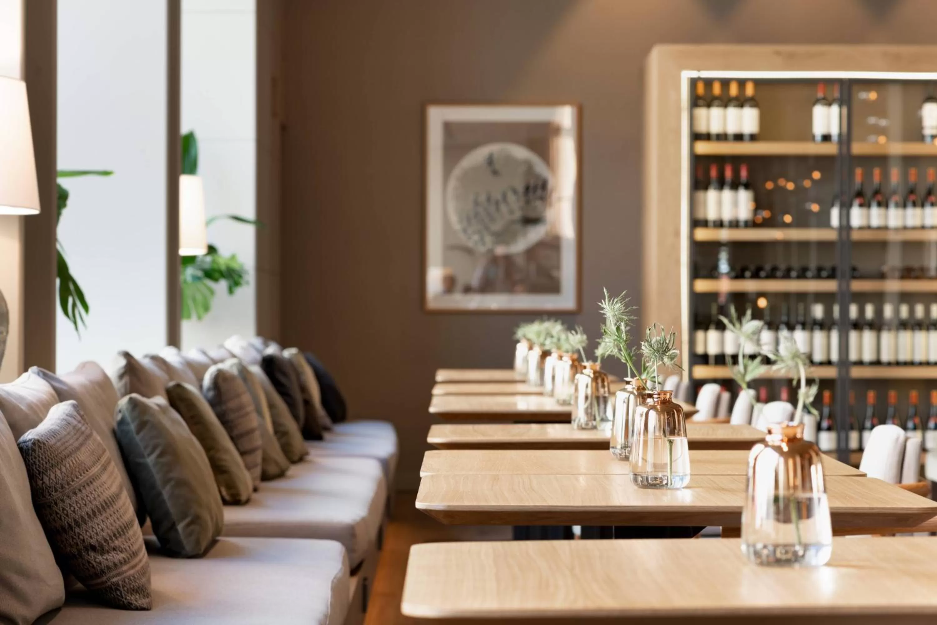 Lounge or bar in AC Hotel Aitana by Marriott