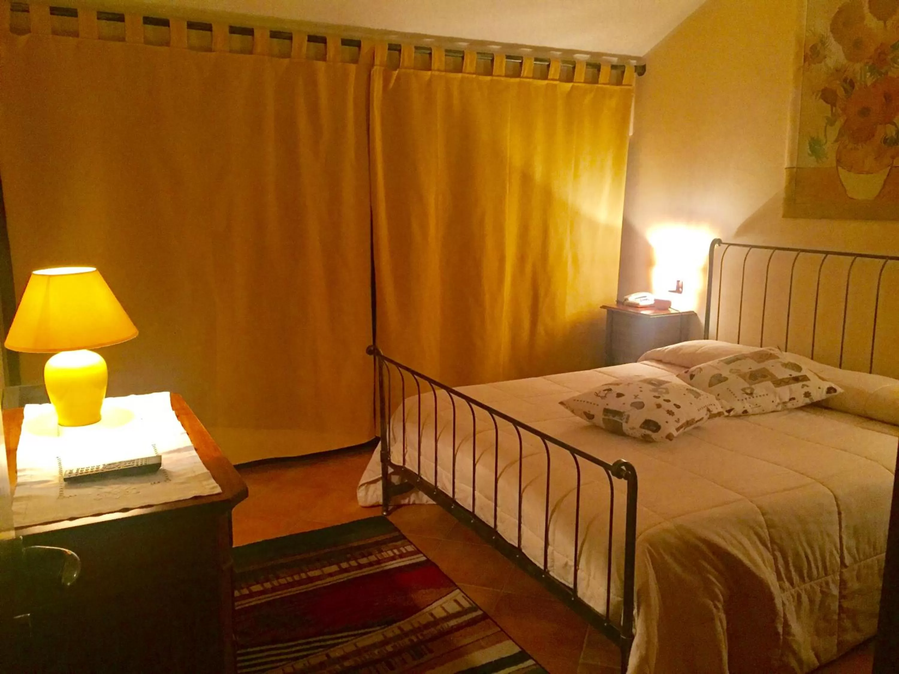 Bed in Albergo Cosmera