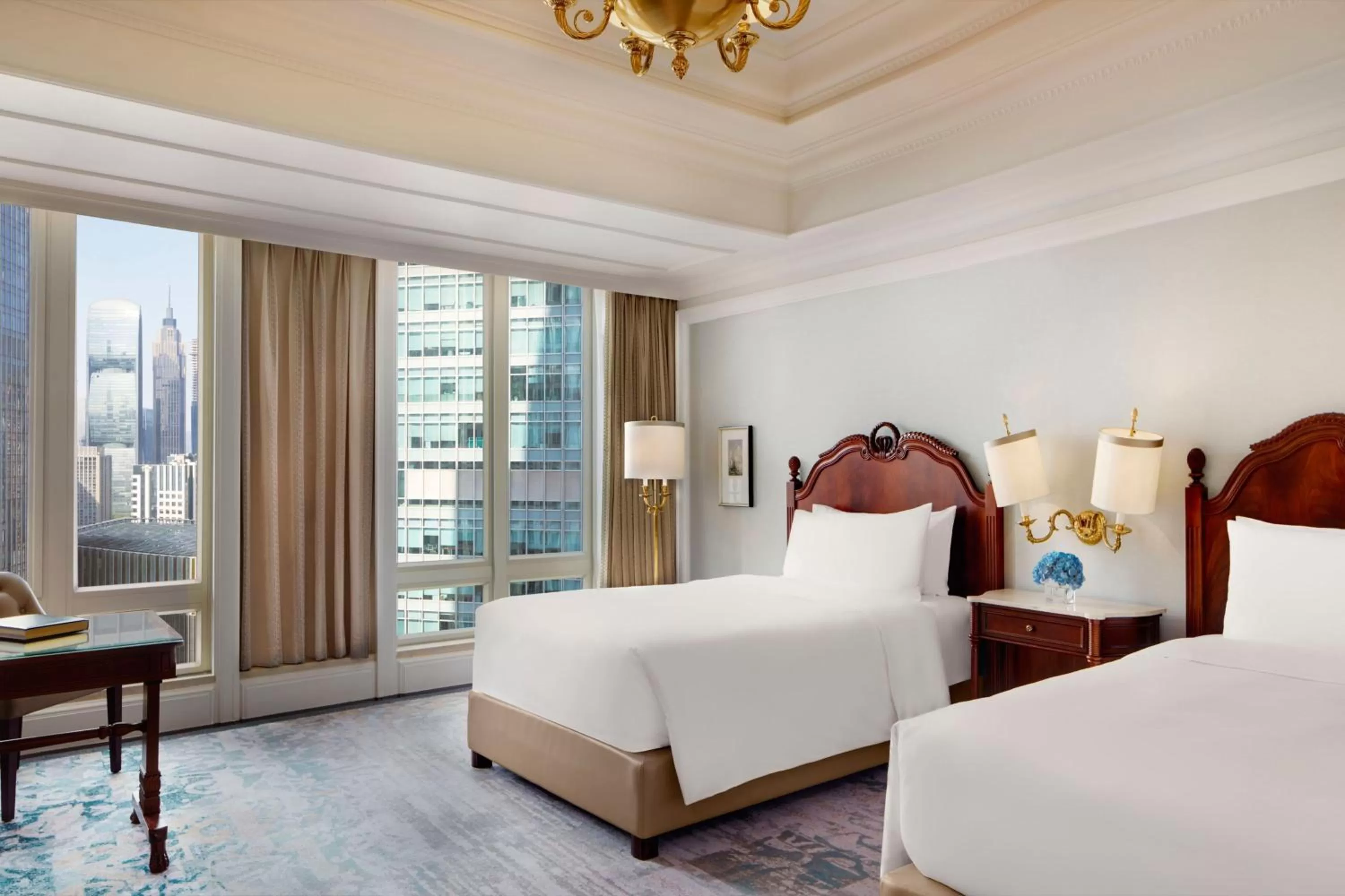 Photo of the whole room, Bed in The Ritz-Carlton, Guangzhou