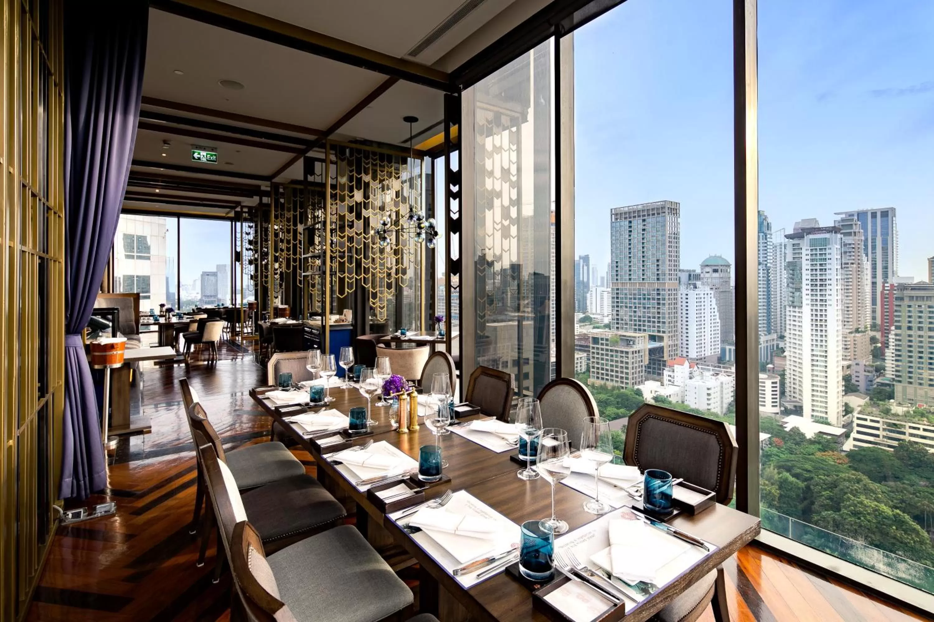 Restaurant/places to eat in Hotel Indigo Bangkok Wireless Road by IHG
