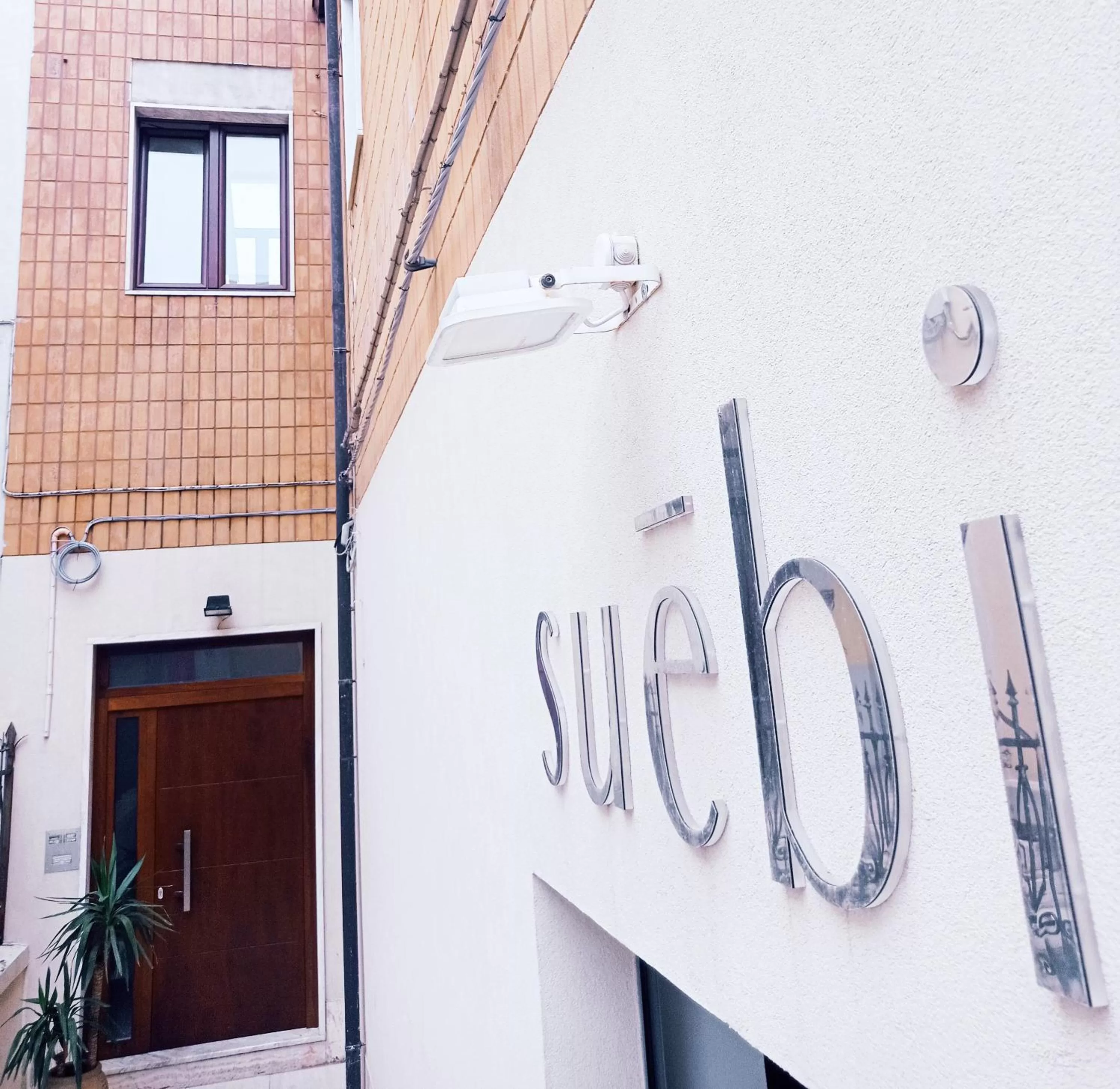 Property building in suebi rooms