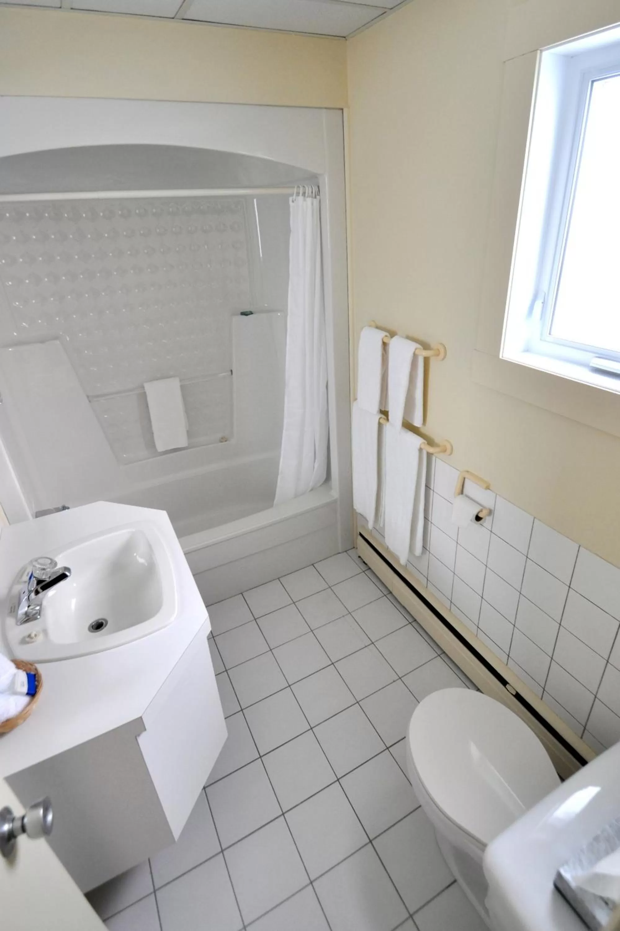 Bathroom in Auberge le Parasol