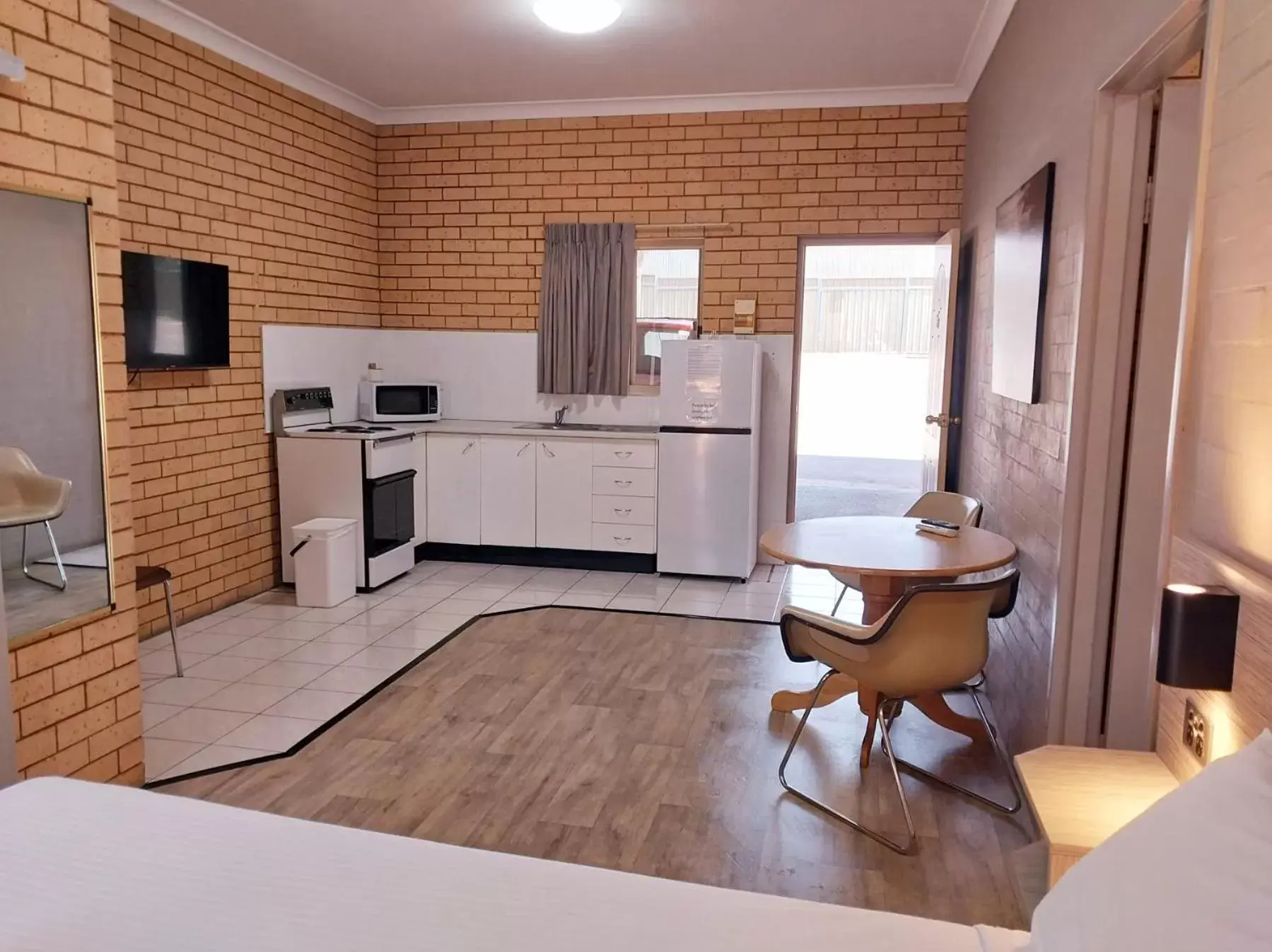 Family Apartment - Pet Friendly in Tallarook Motor Inn Family Apartment - Pet Friendly in Tallarook Motor Inn