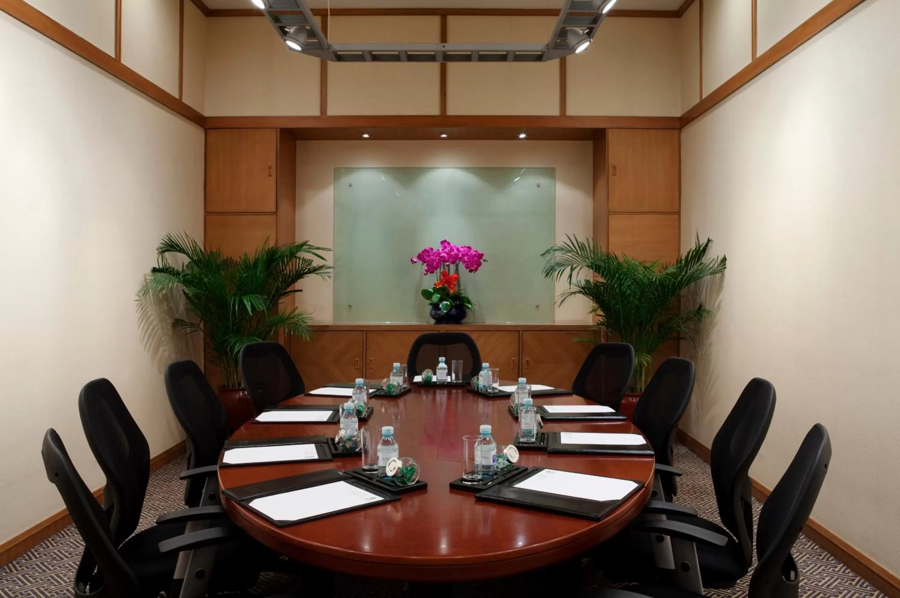 Meeting/conference room in Holiday Inn Temple Of Heaven Beijing by IHG
