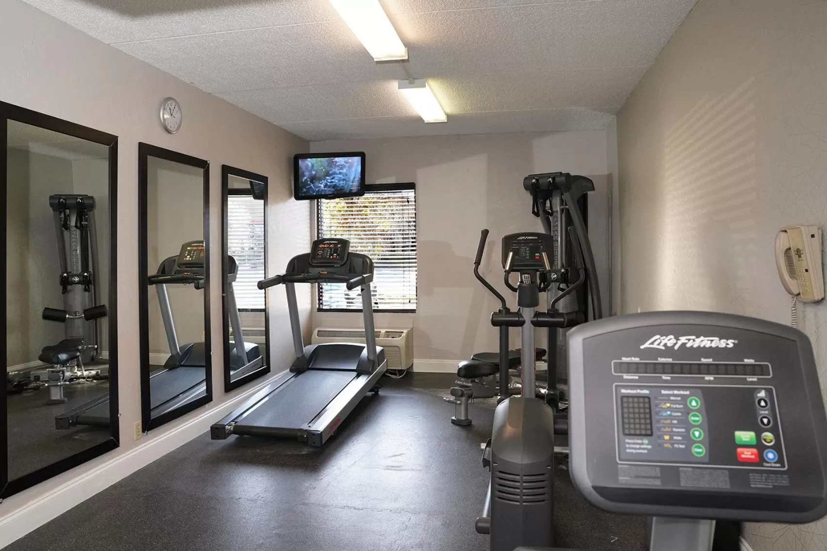 Fitness centre/facilities, Fitness Center/Facilities in Country Inn & Suites by Radisson, Grand Prairie-DFW-Arlington, TX