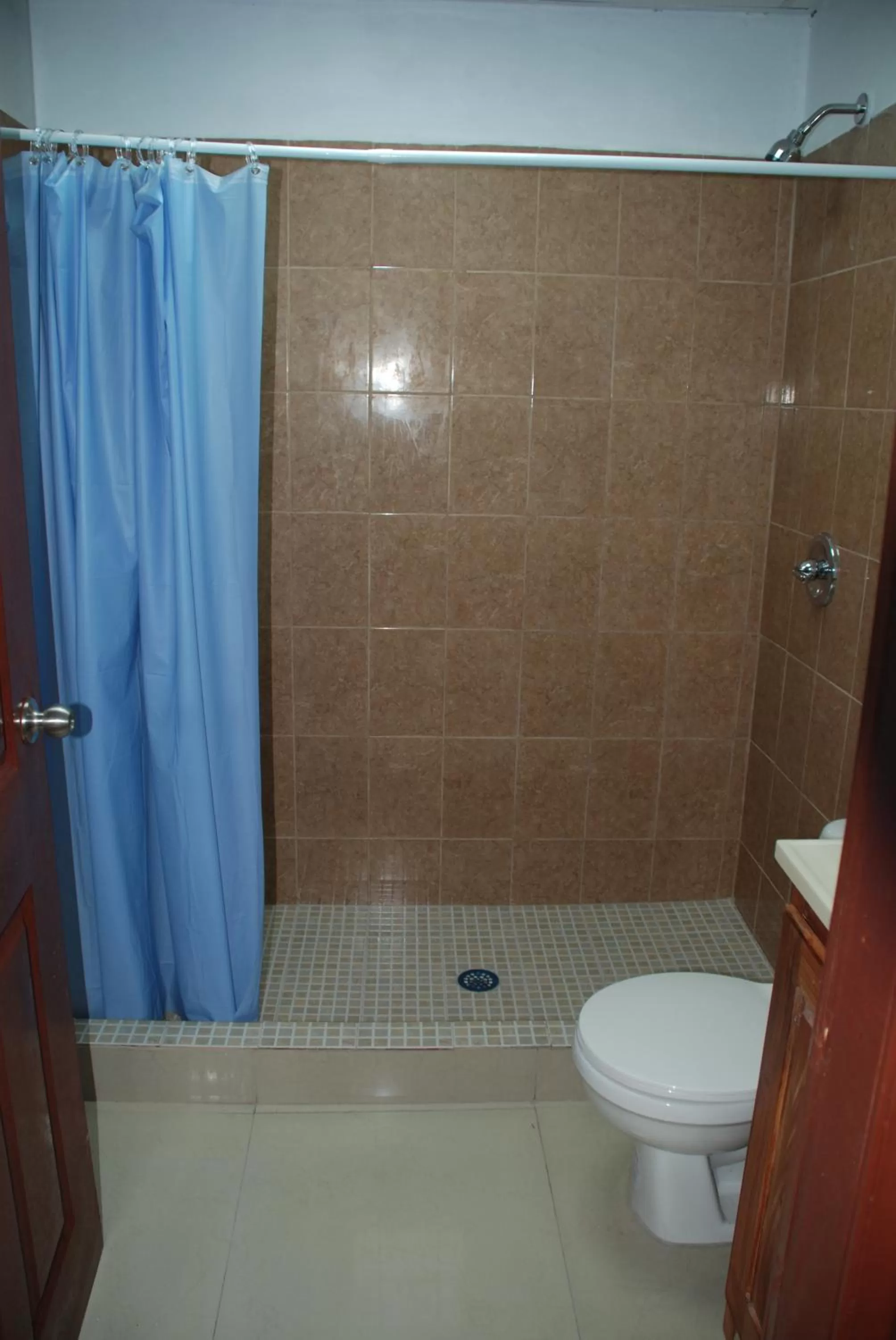 Bathroom in Hotel Coastalbay 2 & Golf Cart Rental