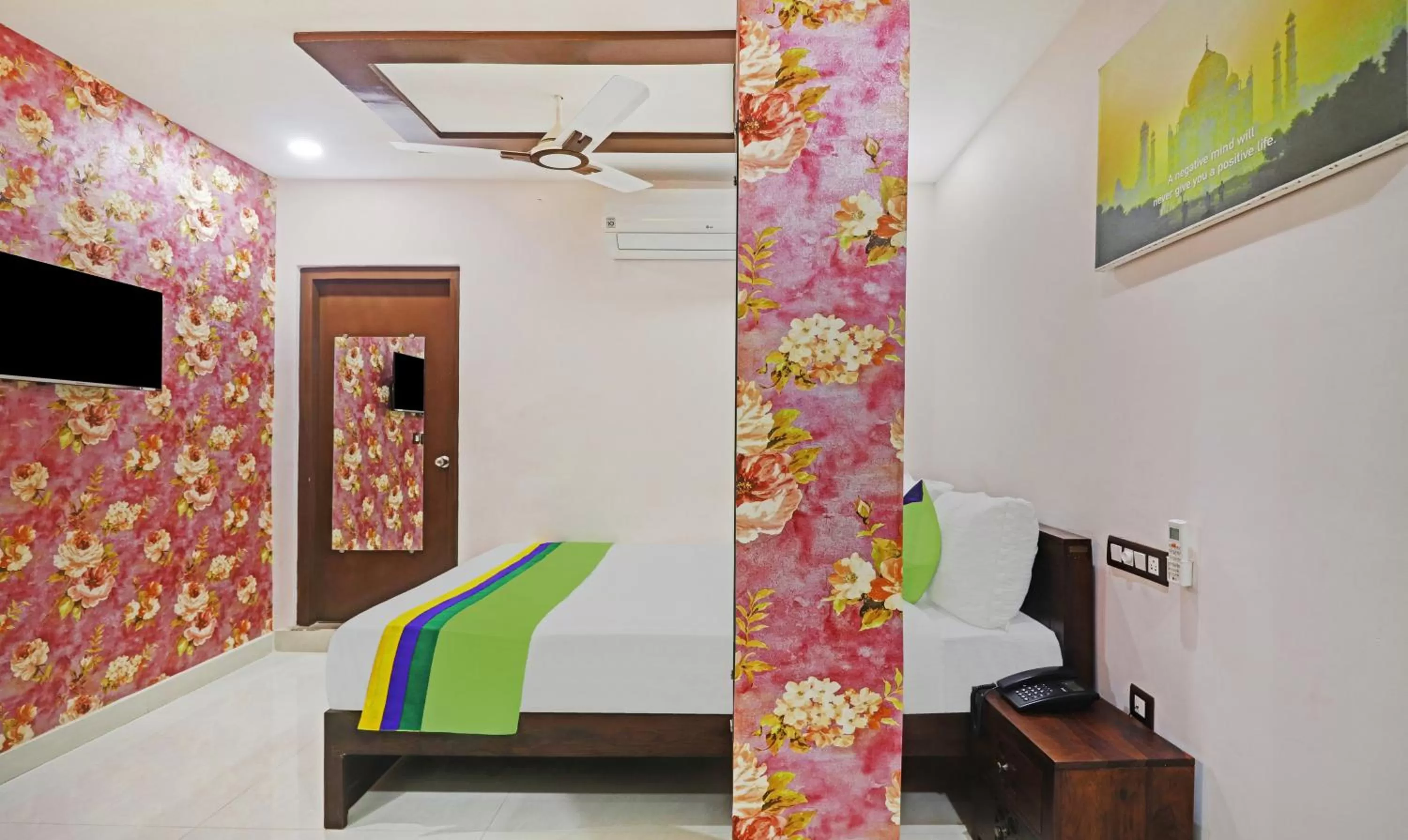 Bedroom, Bed in Itsy Hotels J A Royal Suites Manikonda