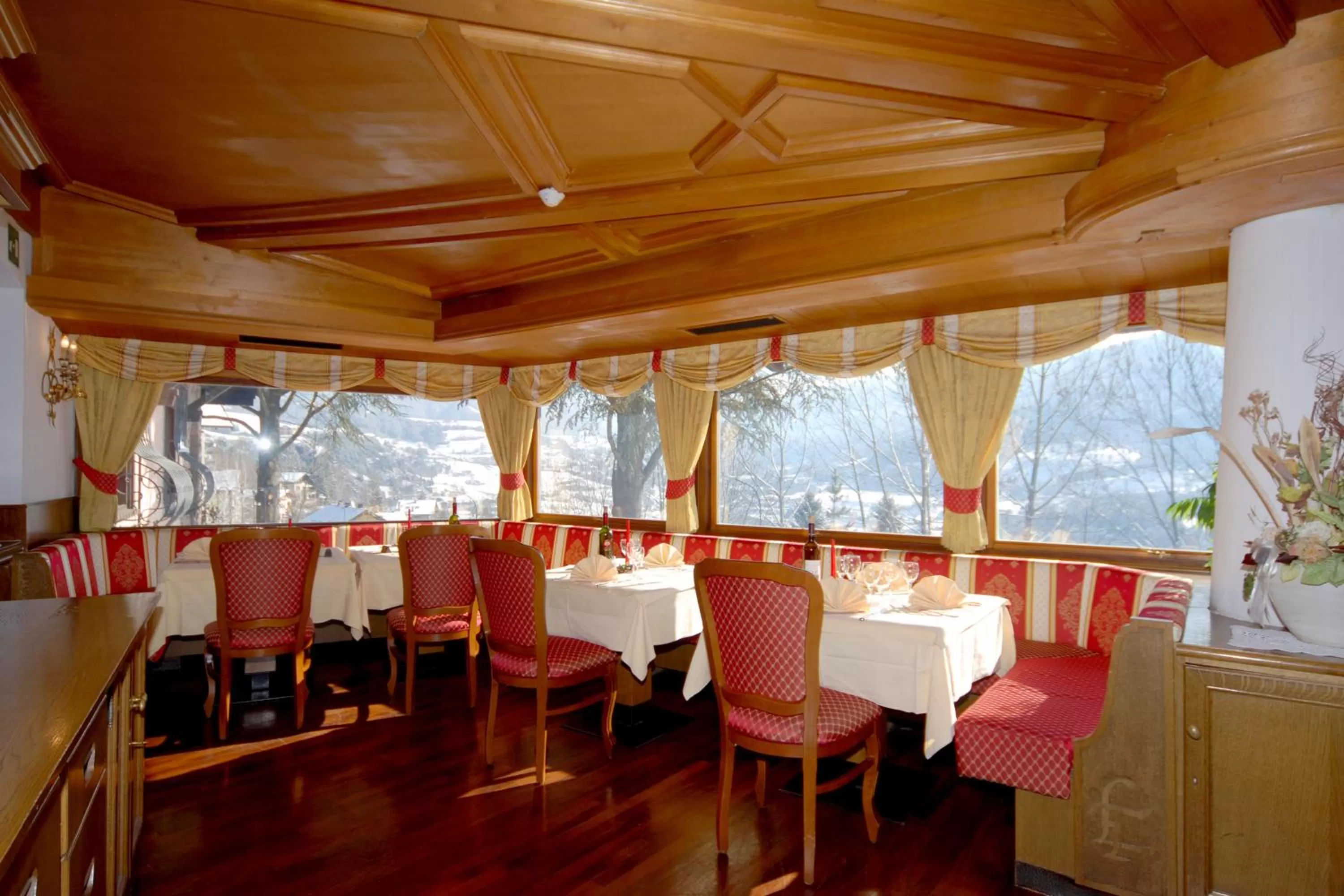 Restaurant/places to eat in Park Hotel Villa Trunka Lunka