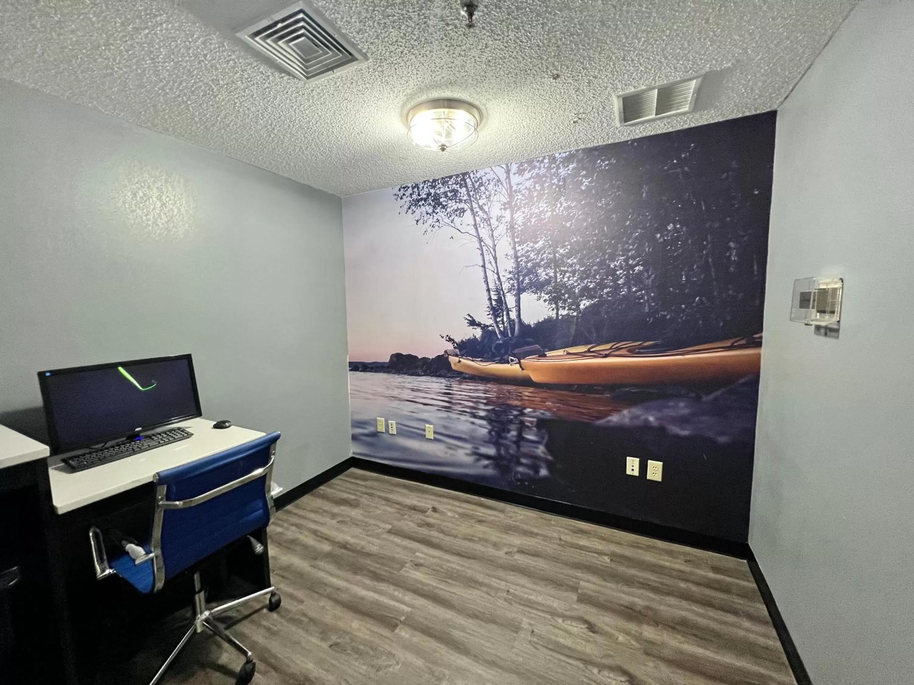 Business facilities in Clarion Pointe on the lake Clarksville-South Hill West