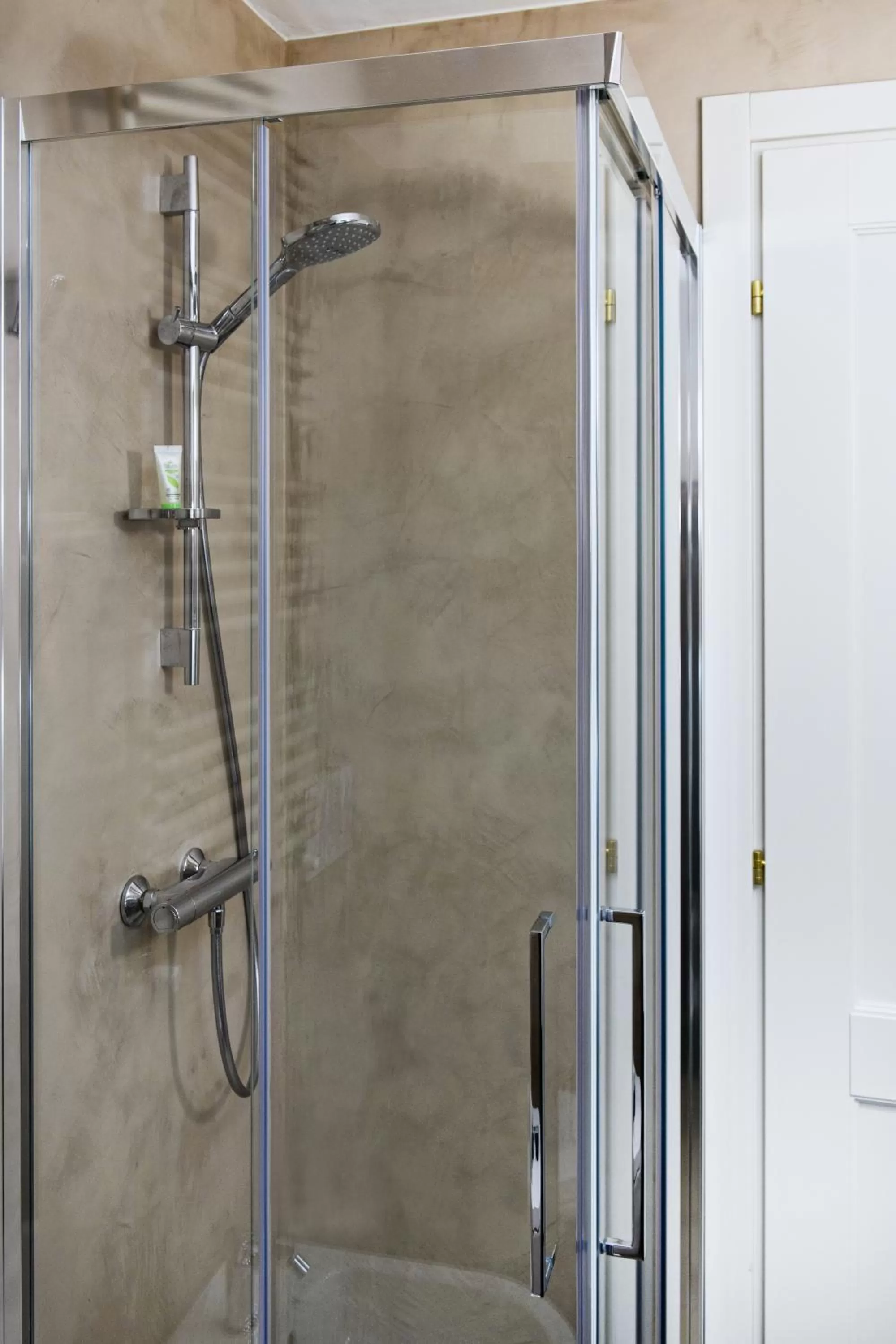 Shower in Dimora Fortebraccio