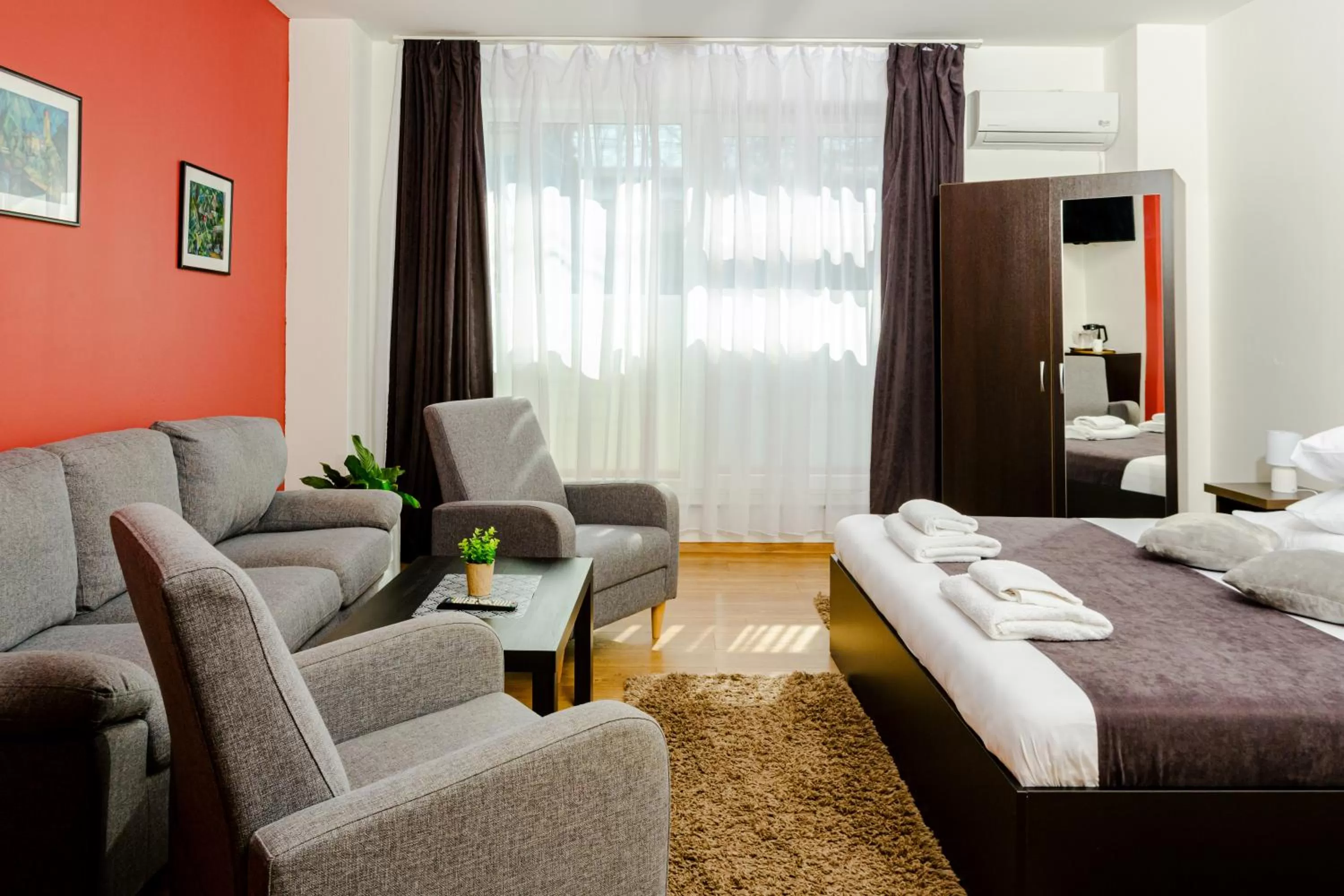 Bedroom, Seating Area in Pensiunea Pictorilor