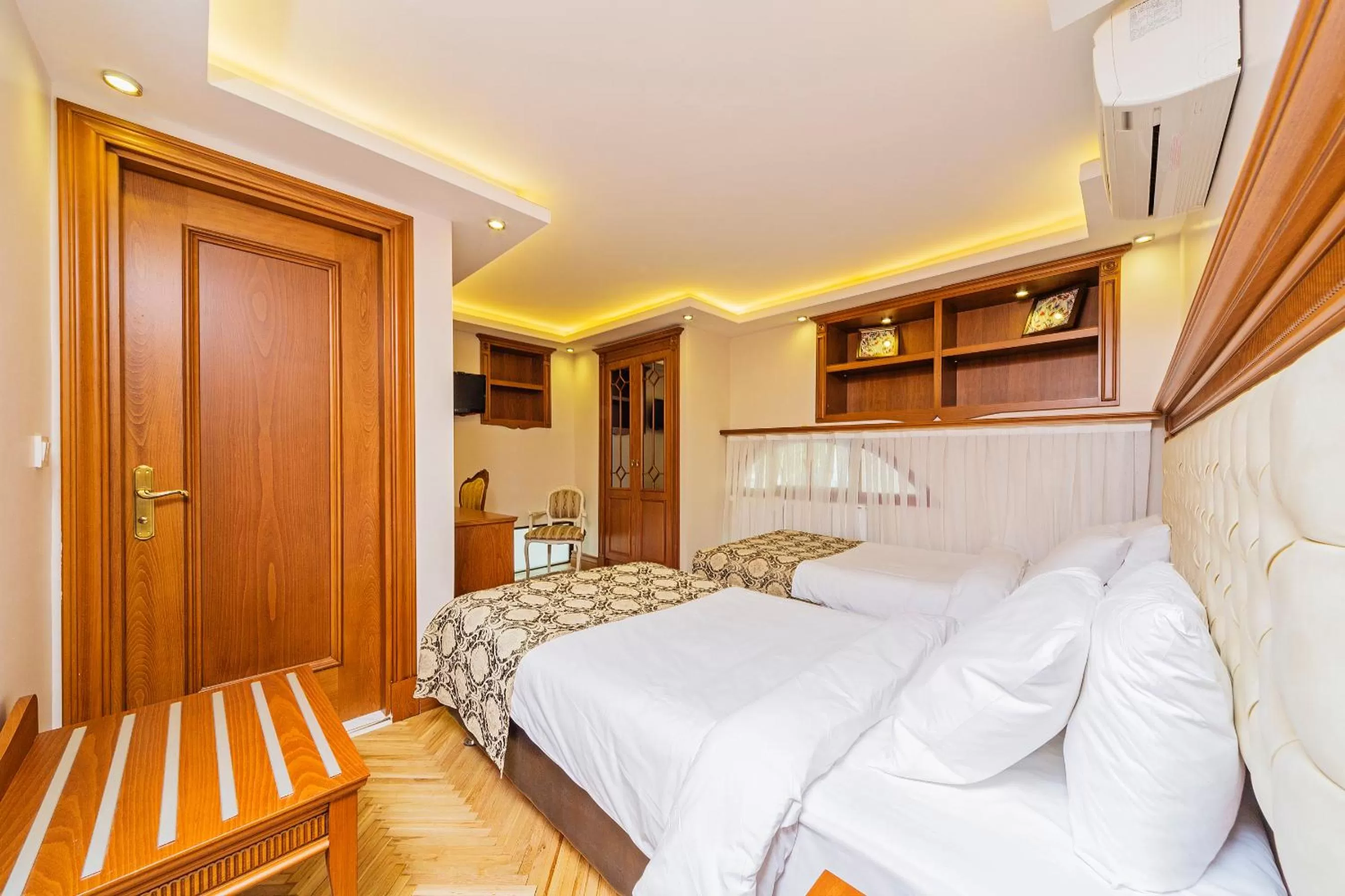 Photo of the whole room, Bed in Hotel Spectra Sultanahmet