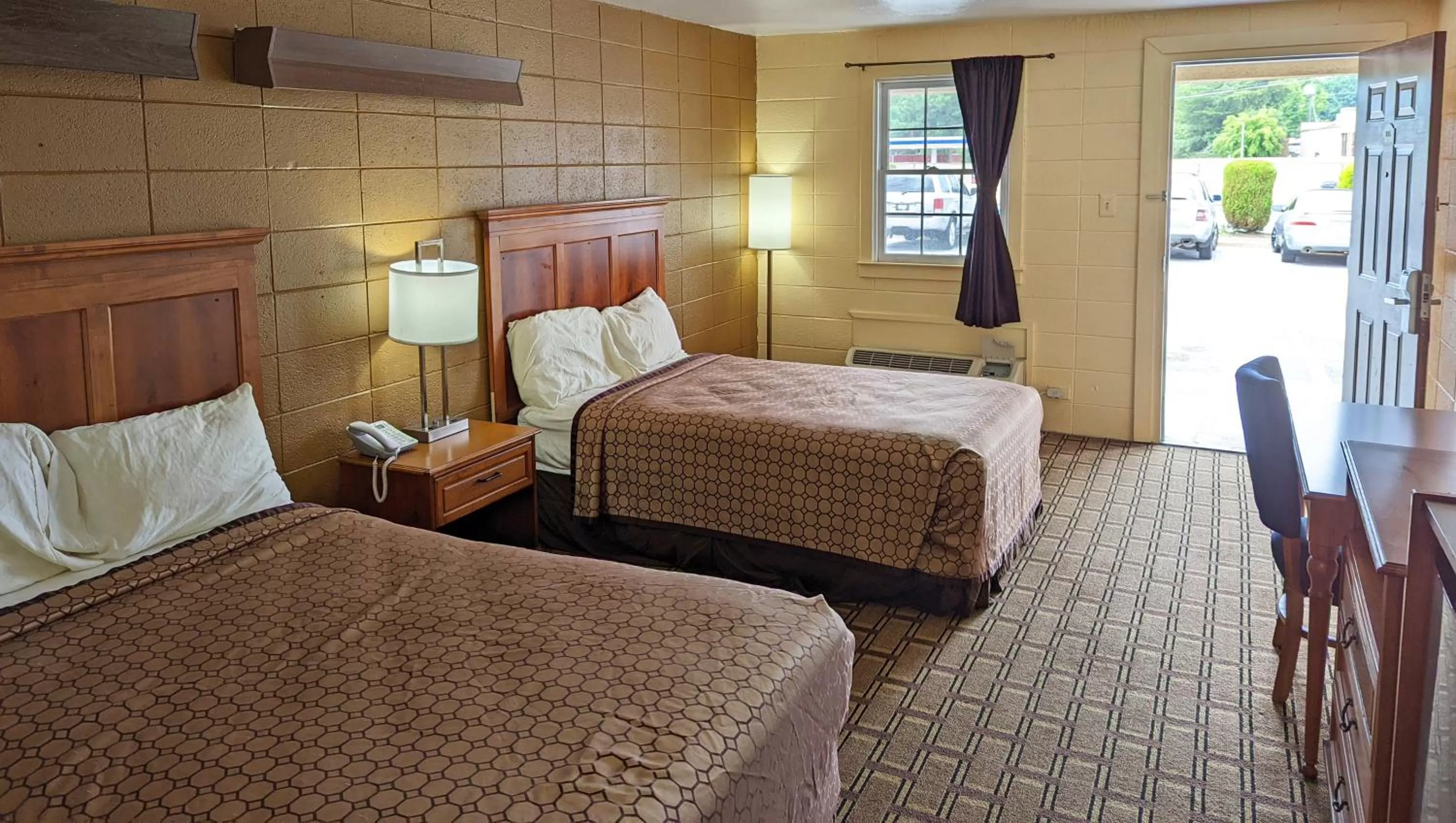 Photo of the whole room, Bed in M Star Hotel Cleveland