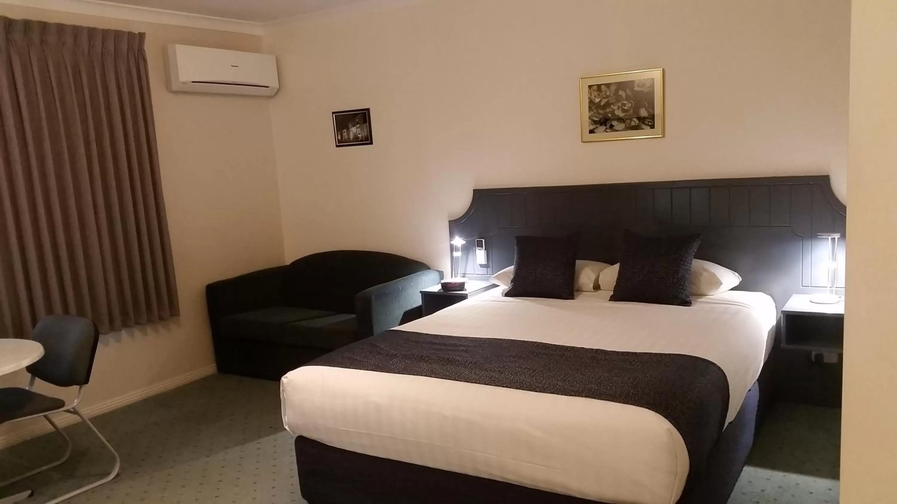 Bed in Ararat Southern Cross Motor Inn