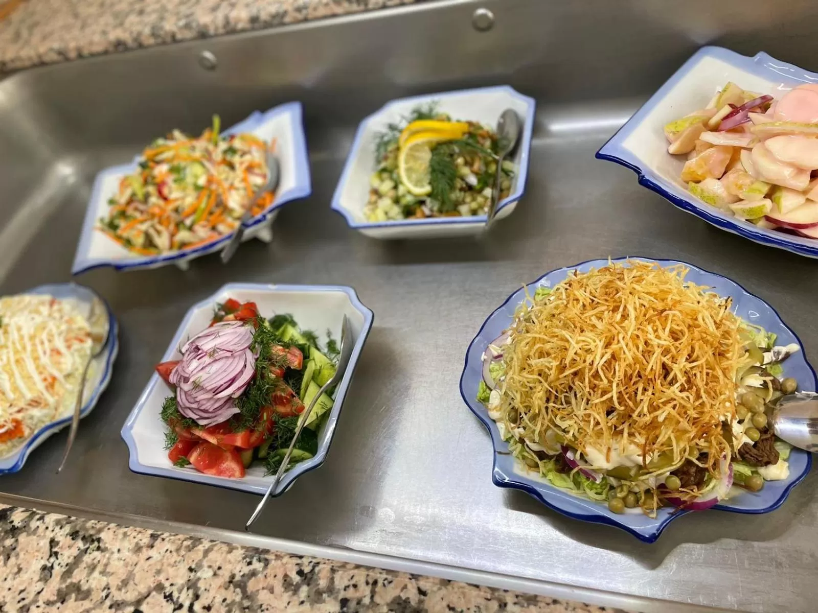 Restaurant/places to eat in Tengri Hotel