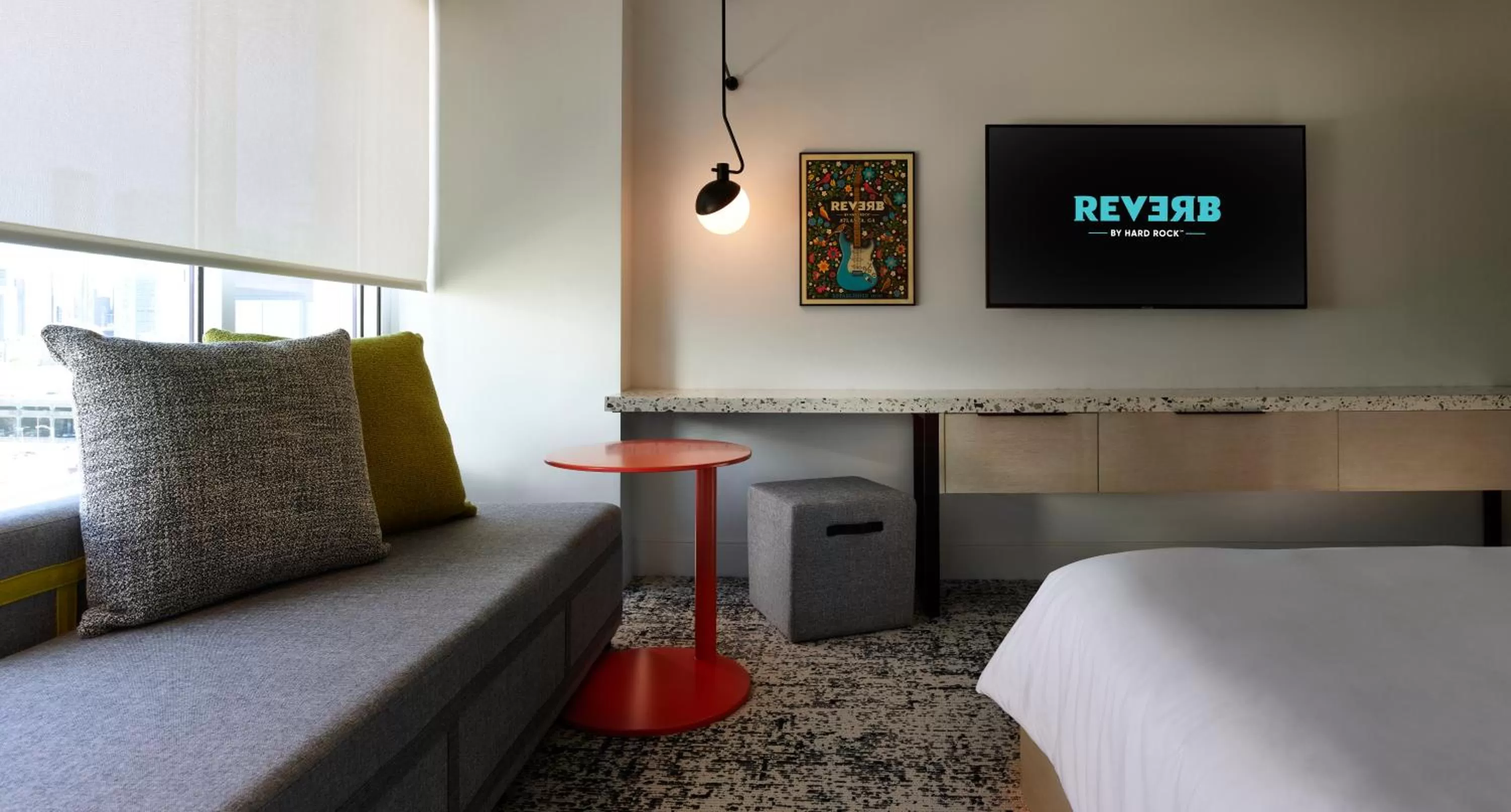 Seating area, Bed in Reverb by Hard Rock Atlanta Downtown