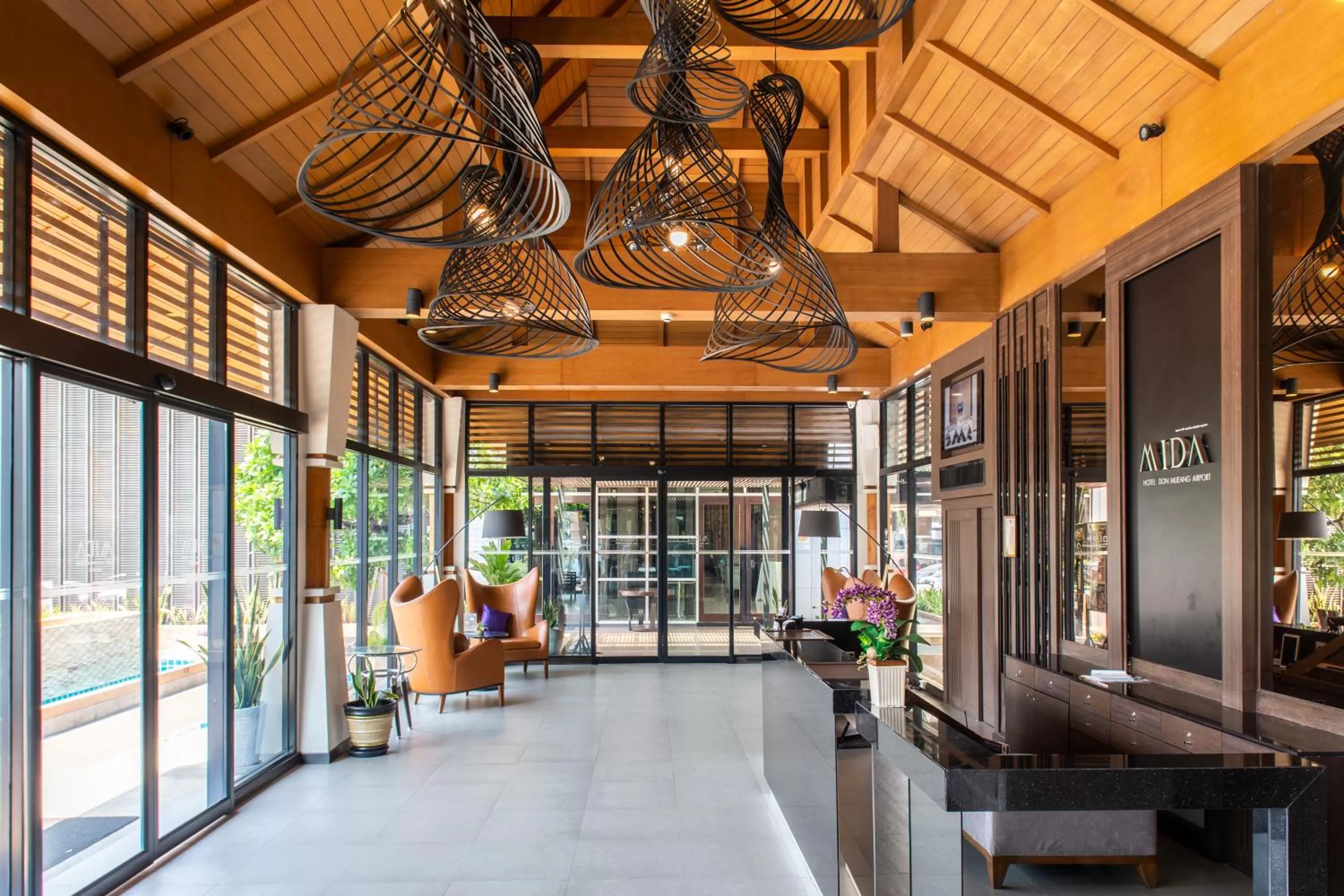 Lobby or reception in Mida Hotel Don Mueang Airport