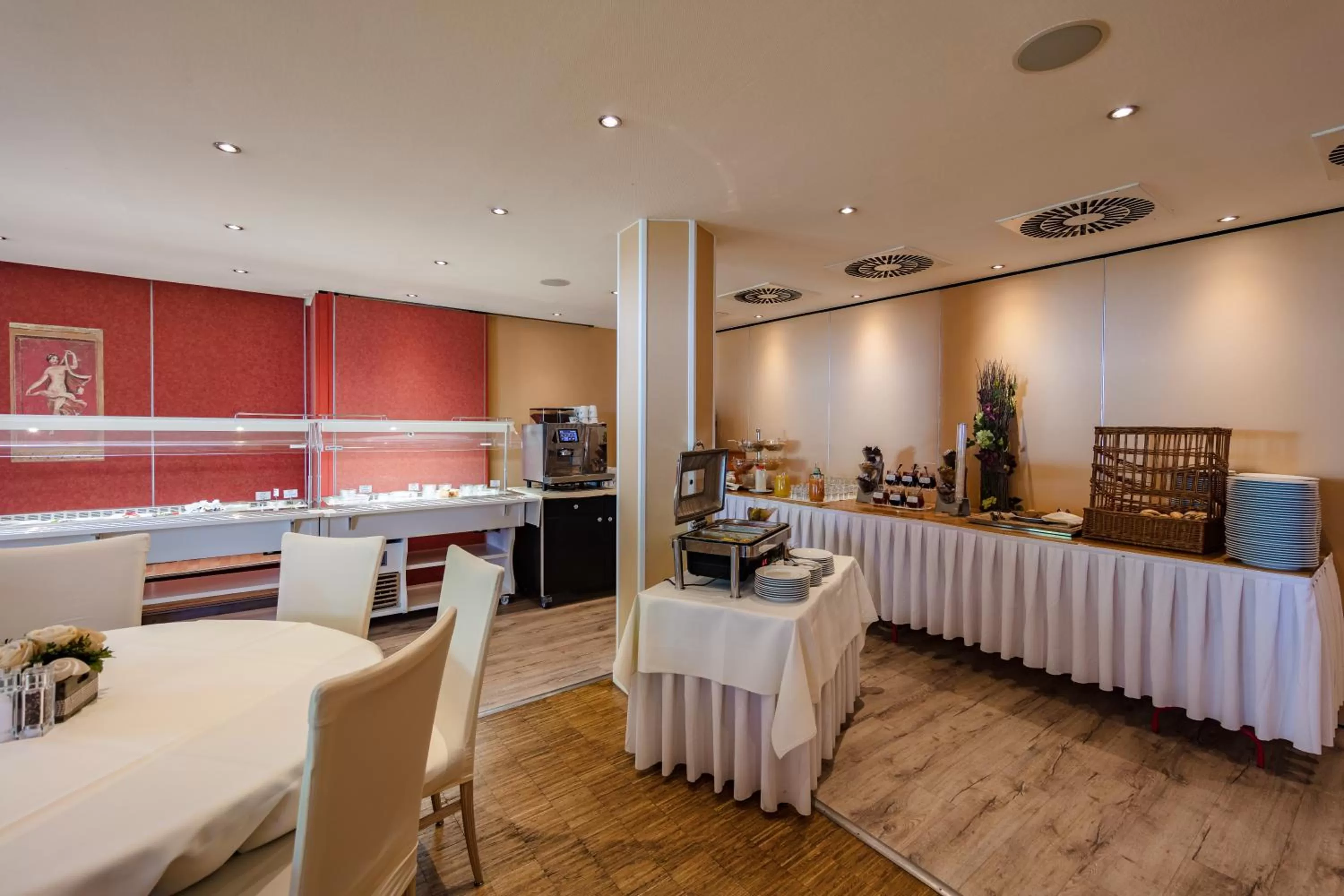 Restaurant/places to eat in Hotel Zum Zeppelin Hamburg