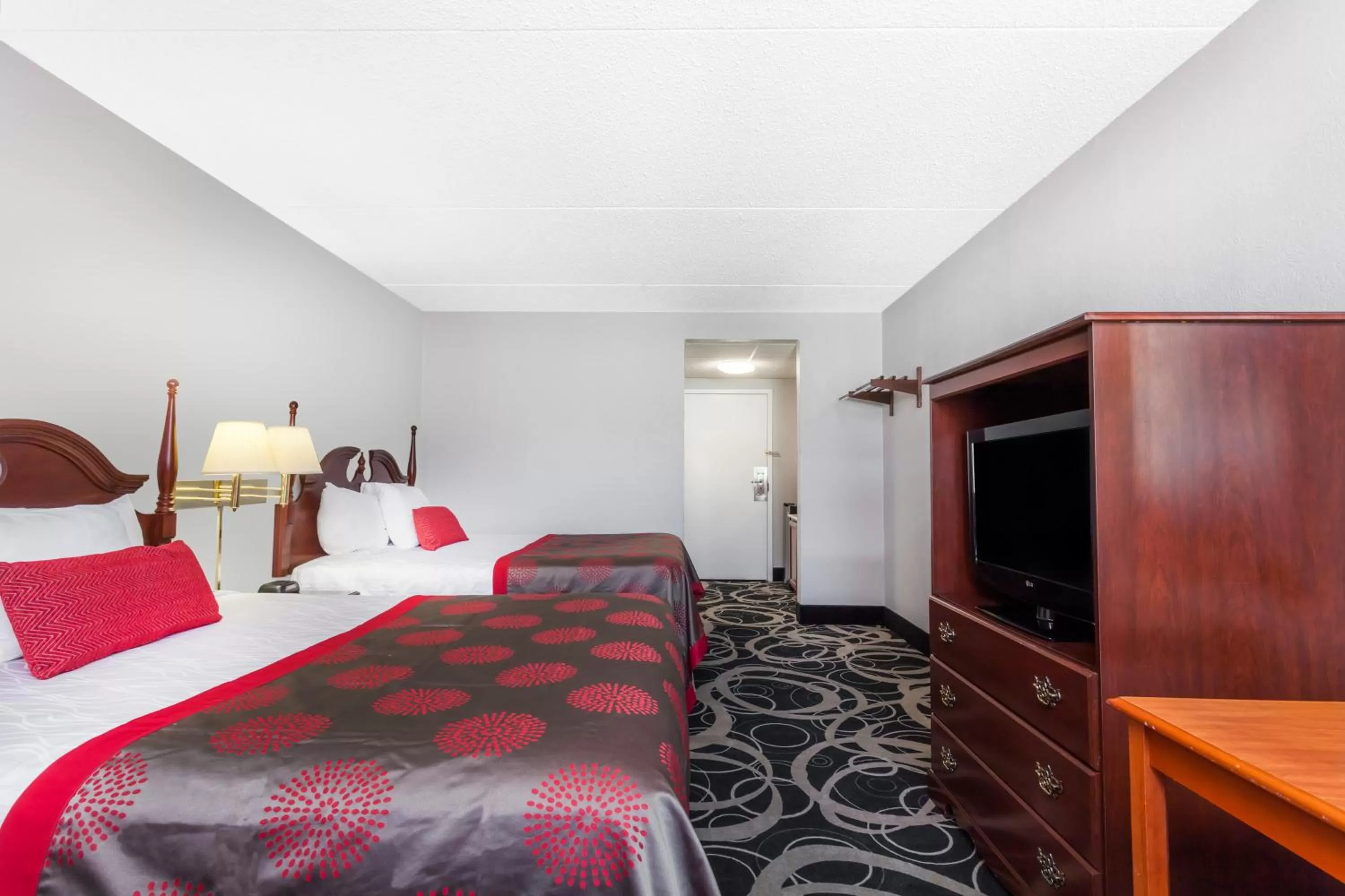 Bed in Ramada by Wyndham Henderson/Evansville
