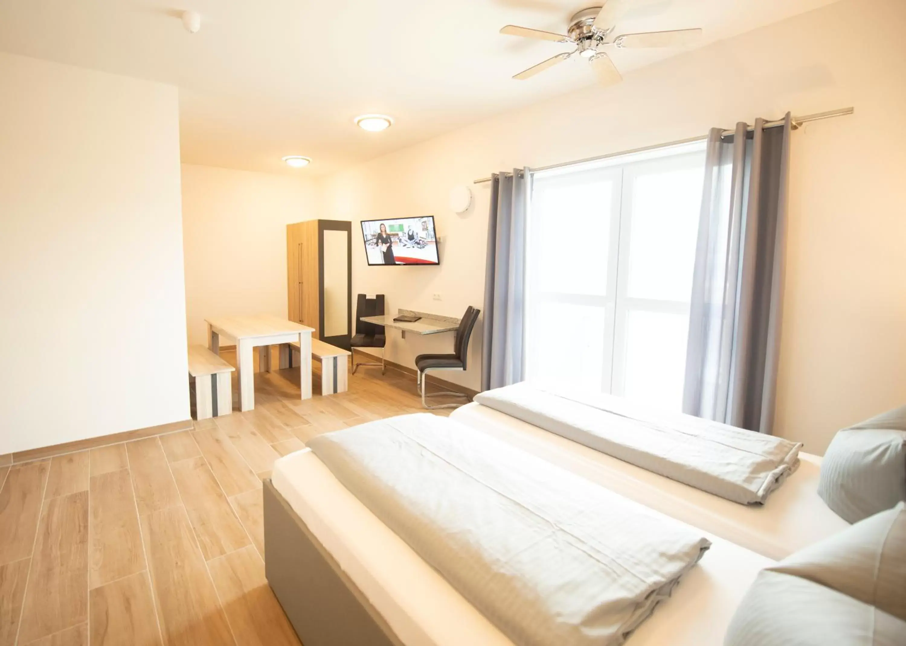 Double Room - Disability Access in Stadthotel Donauwörth Double Room - Disability Access in Stadthotel Donauwörth