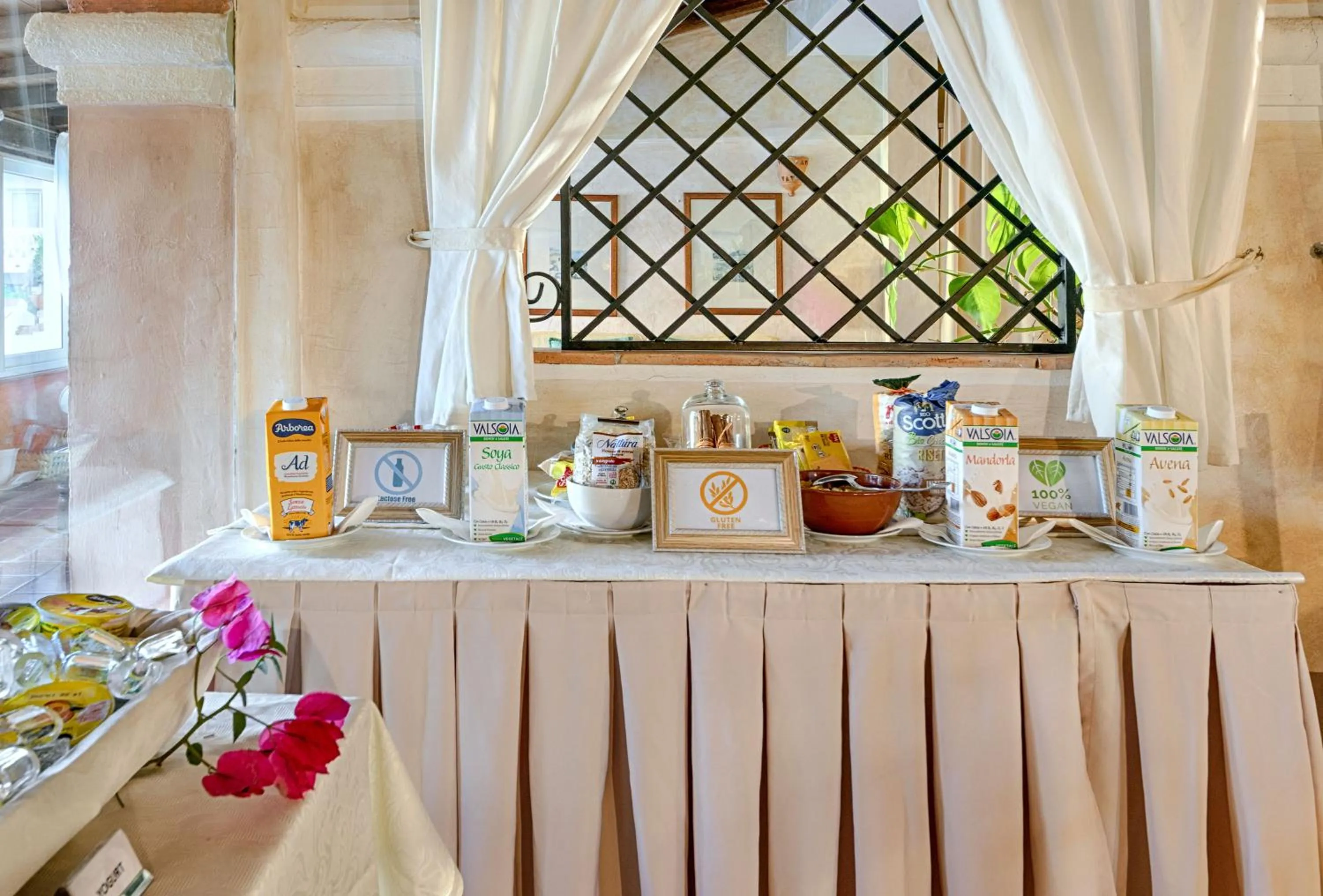 Restaurant/places to eat in Colonna Park Hotel