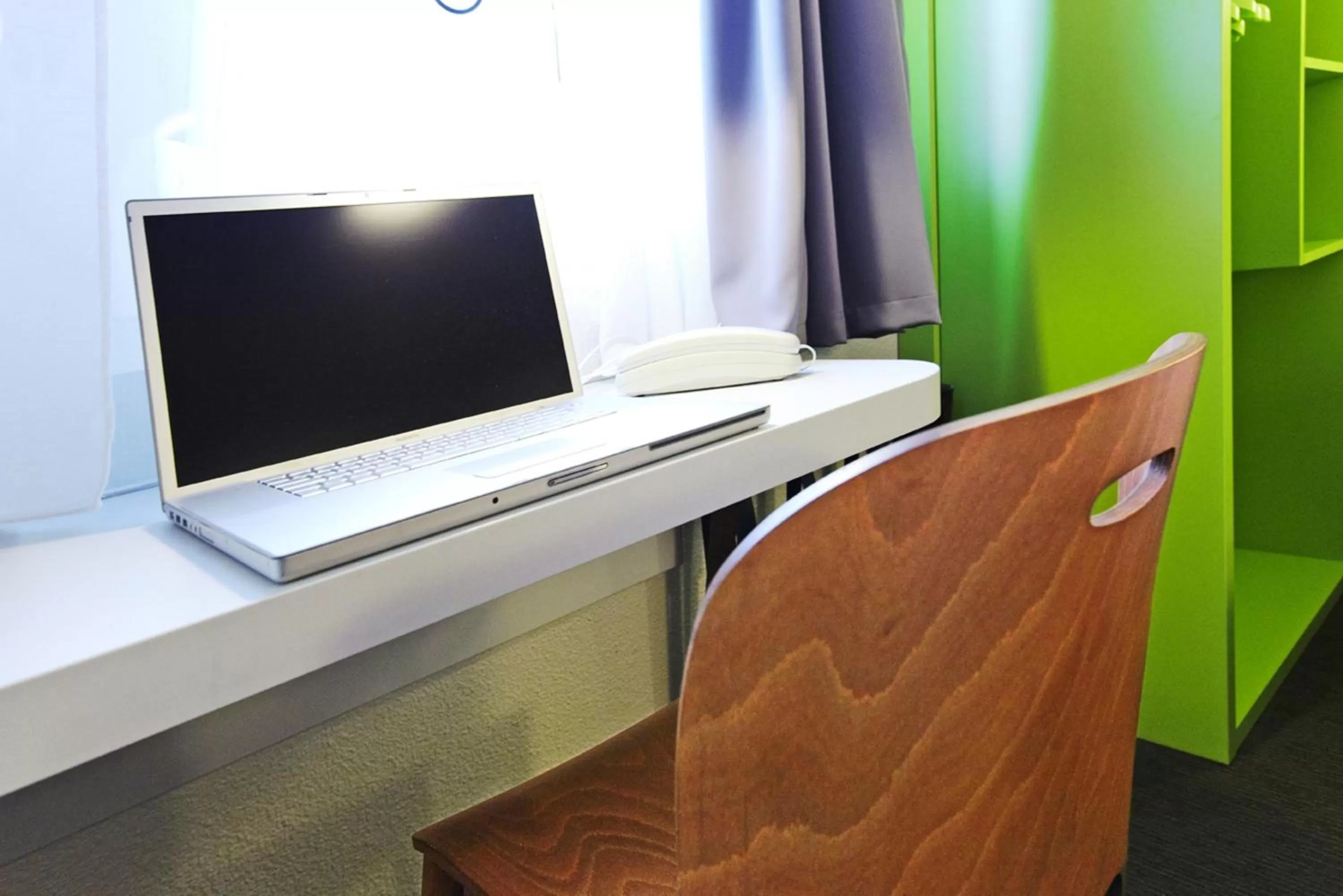 Bedroom in Campanile Paris Ouest - Gennevilliers Barbanniers