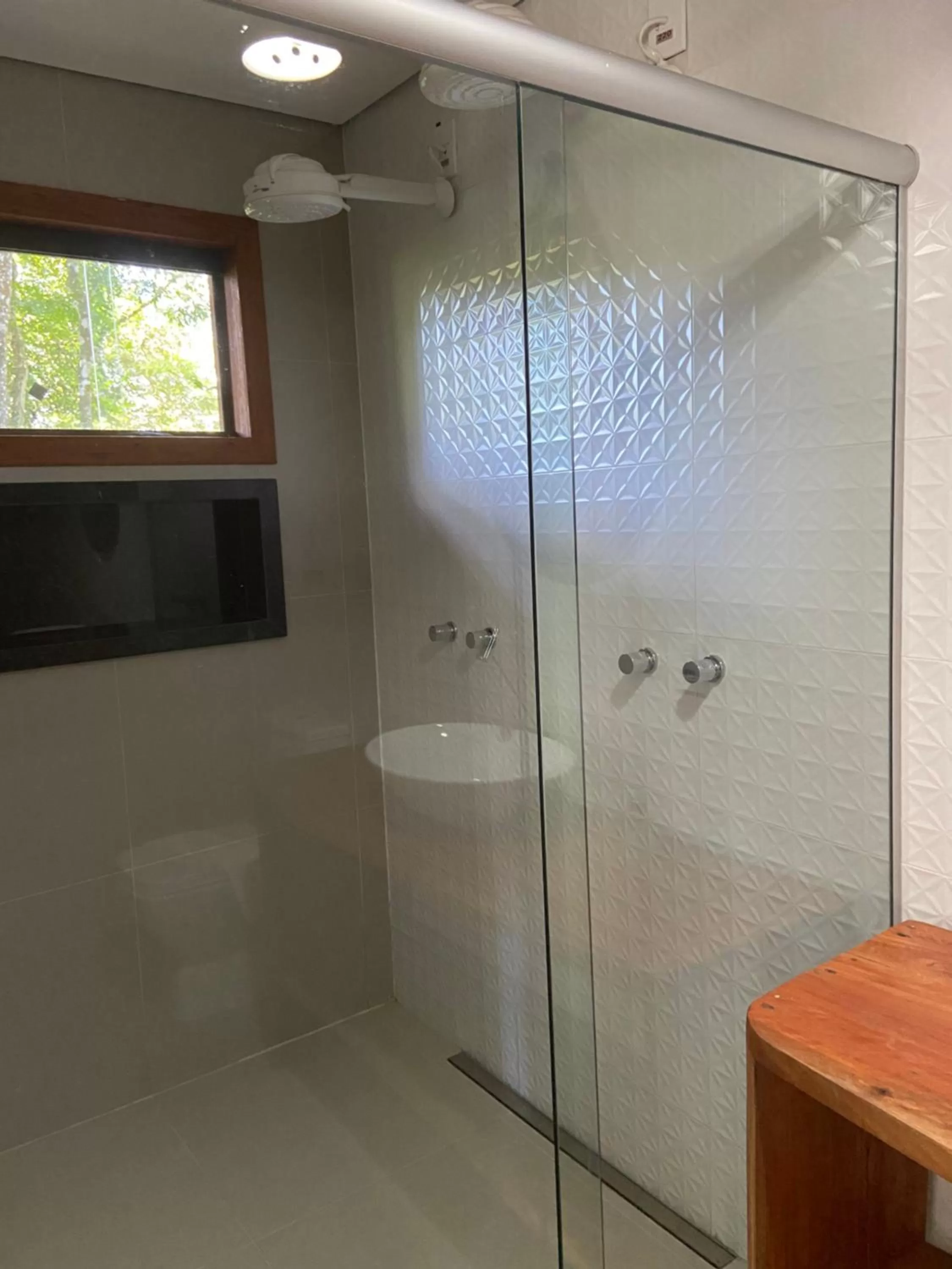 Bathroom in A Mi Manera Bistro, Pousada e Cervejaria Artesanal!