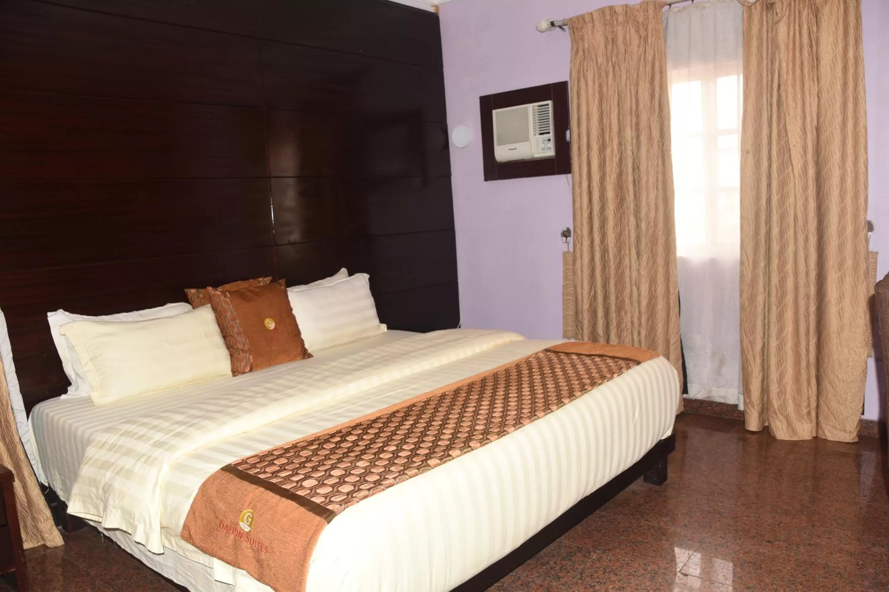 Bed in Galpin Suites