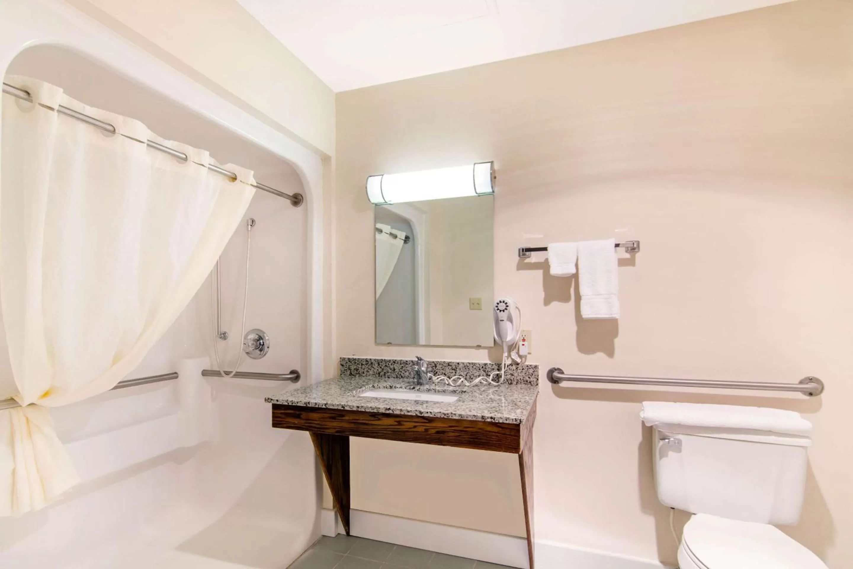 Bathroom in Quality Inn & Suites Carthage near Precious Moments Chapel