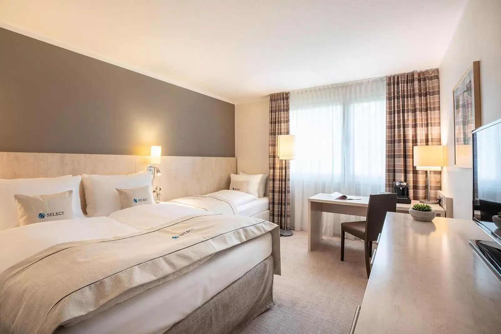 Triple Room in Garner Hotel Mainz by IHG Triple Room in Garner Hotel Mainz by IHG