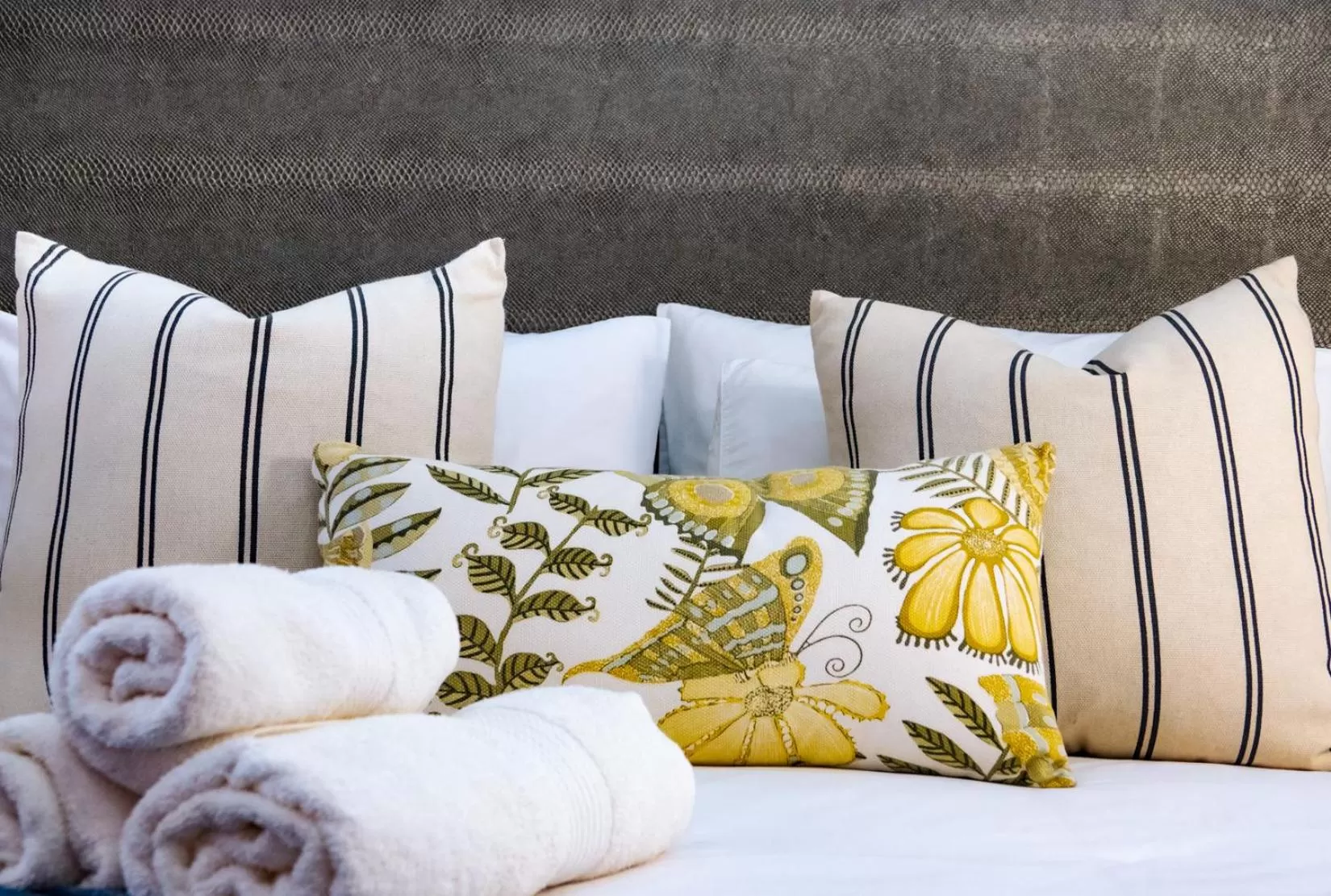 Bed in Spacube Luxury Suites and Spa