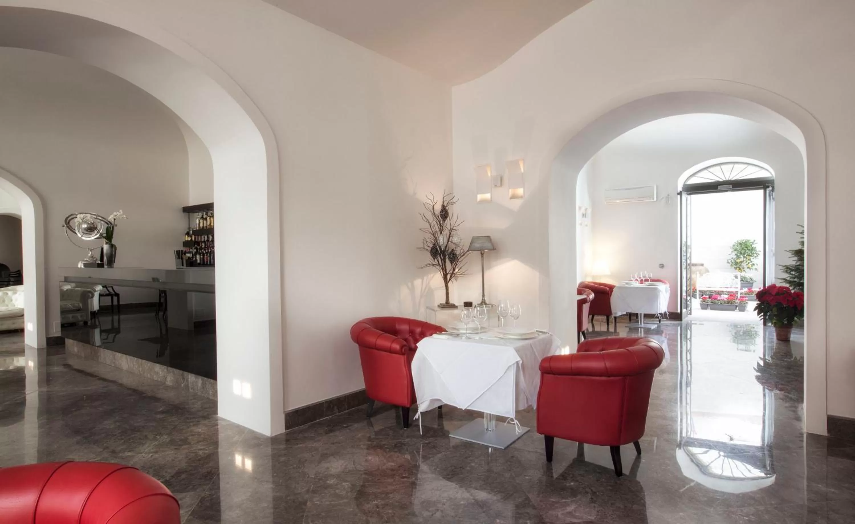 Restaurant/places to eat in Palazzo Brunaccini Boutique Hotel