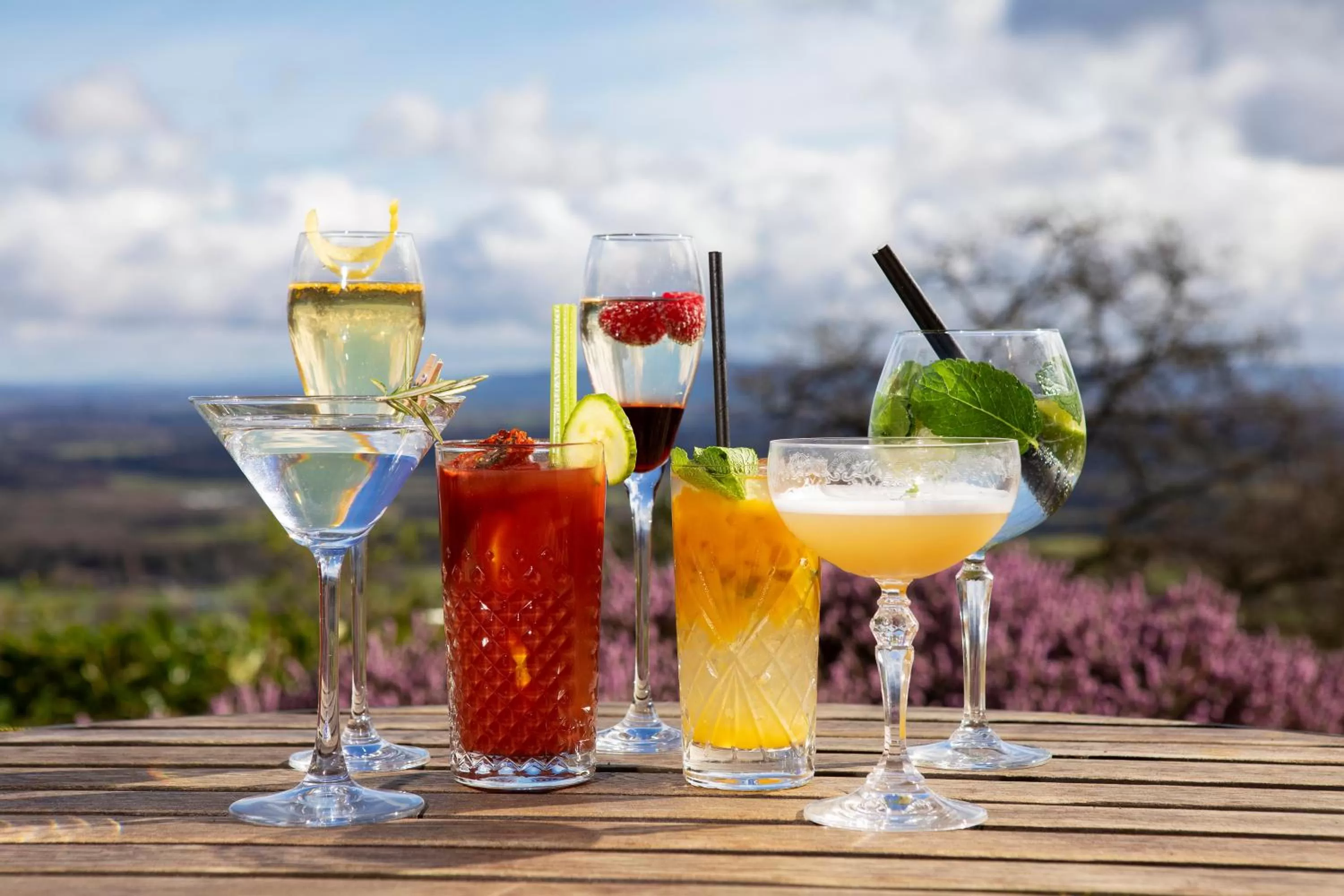 Alcoholic drinks in Cottage In The Wood