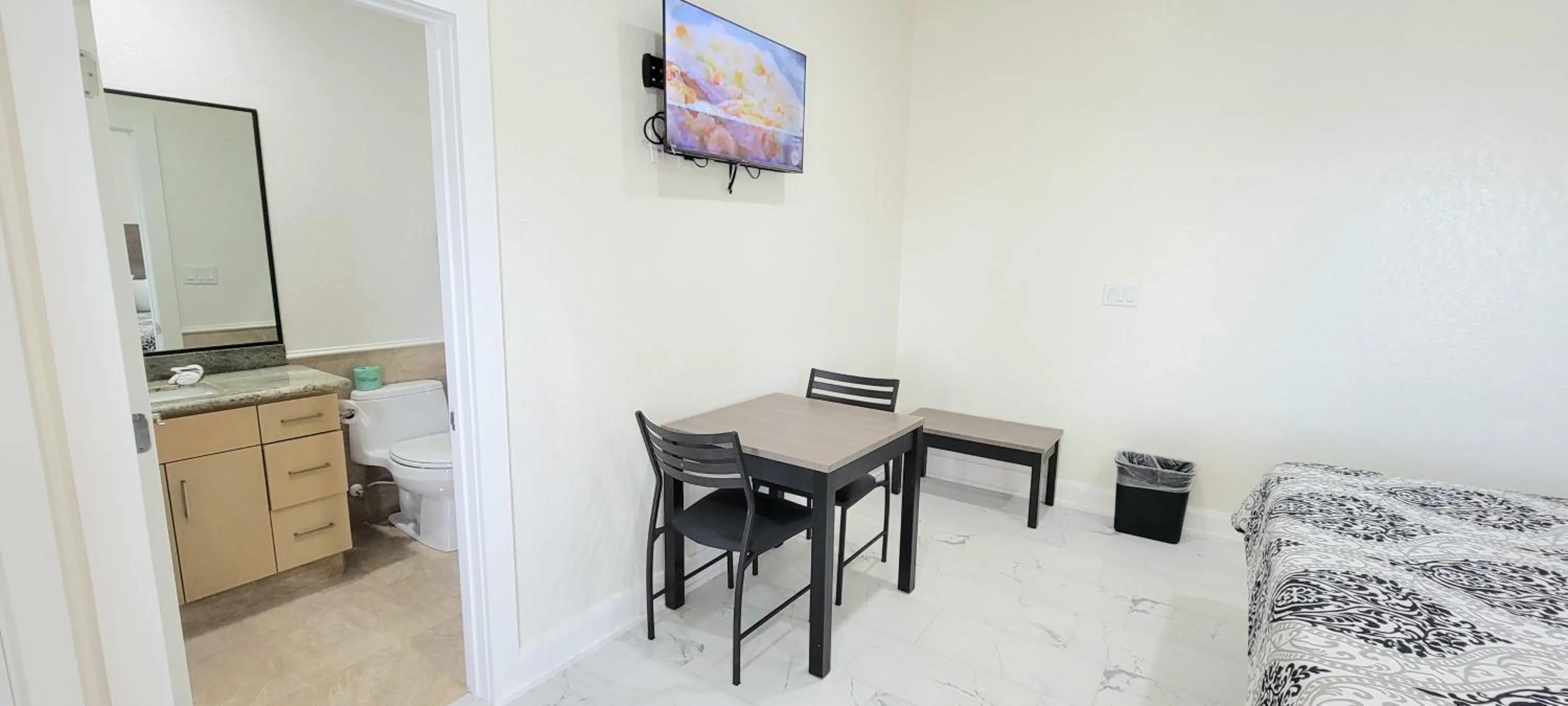 Bed in Lighthouse Inn