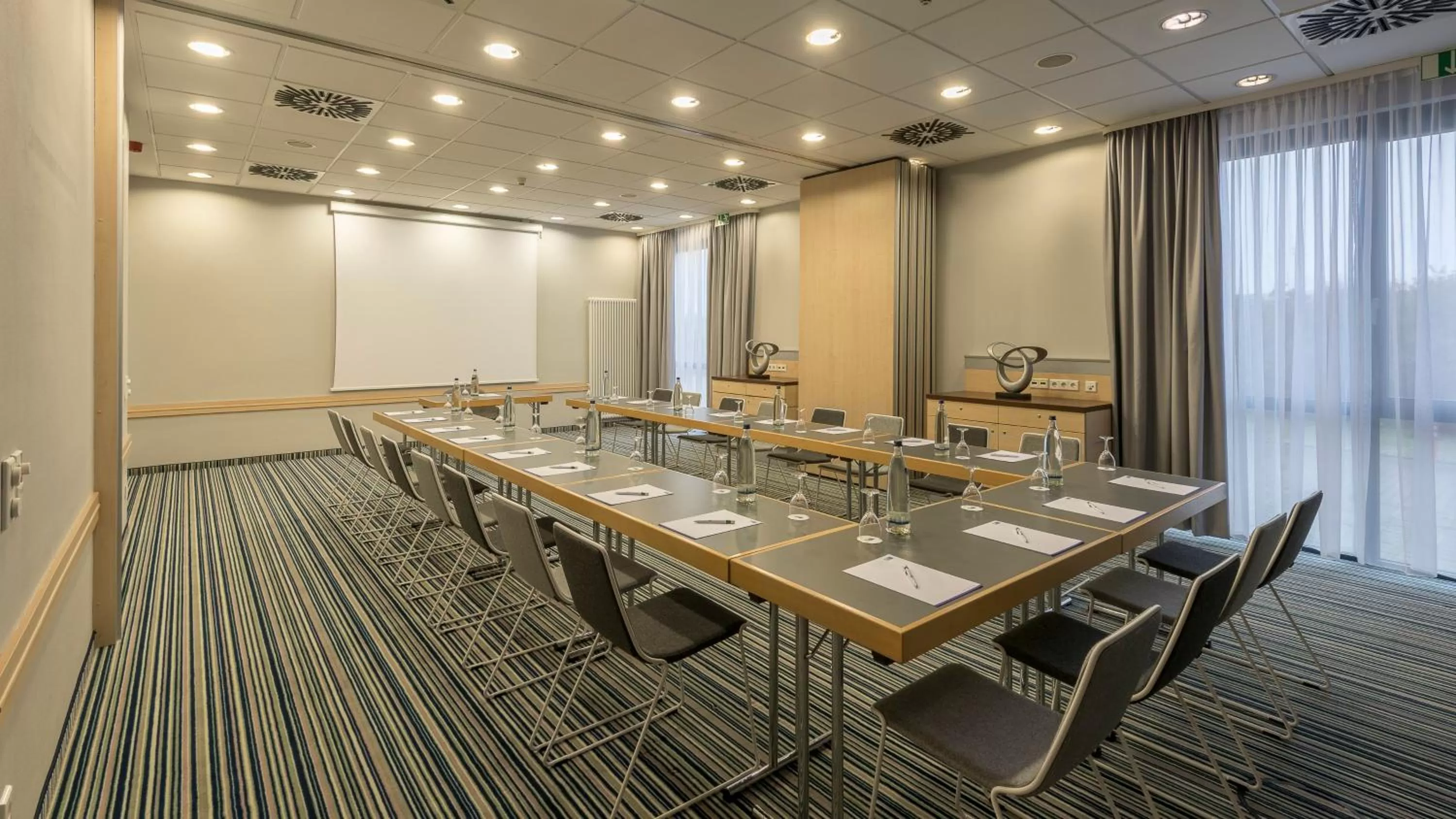 Meeting/conference room in Holiday Inn Express München Messe by IHG
