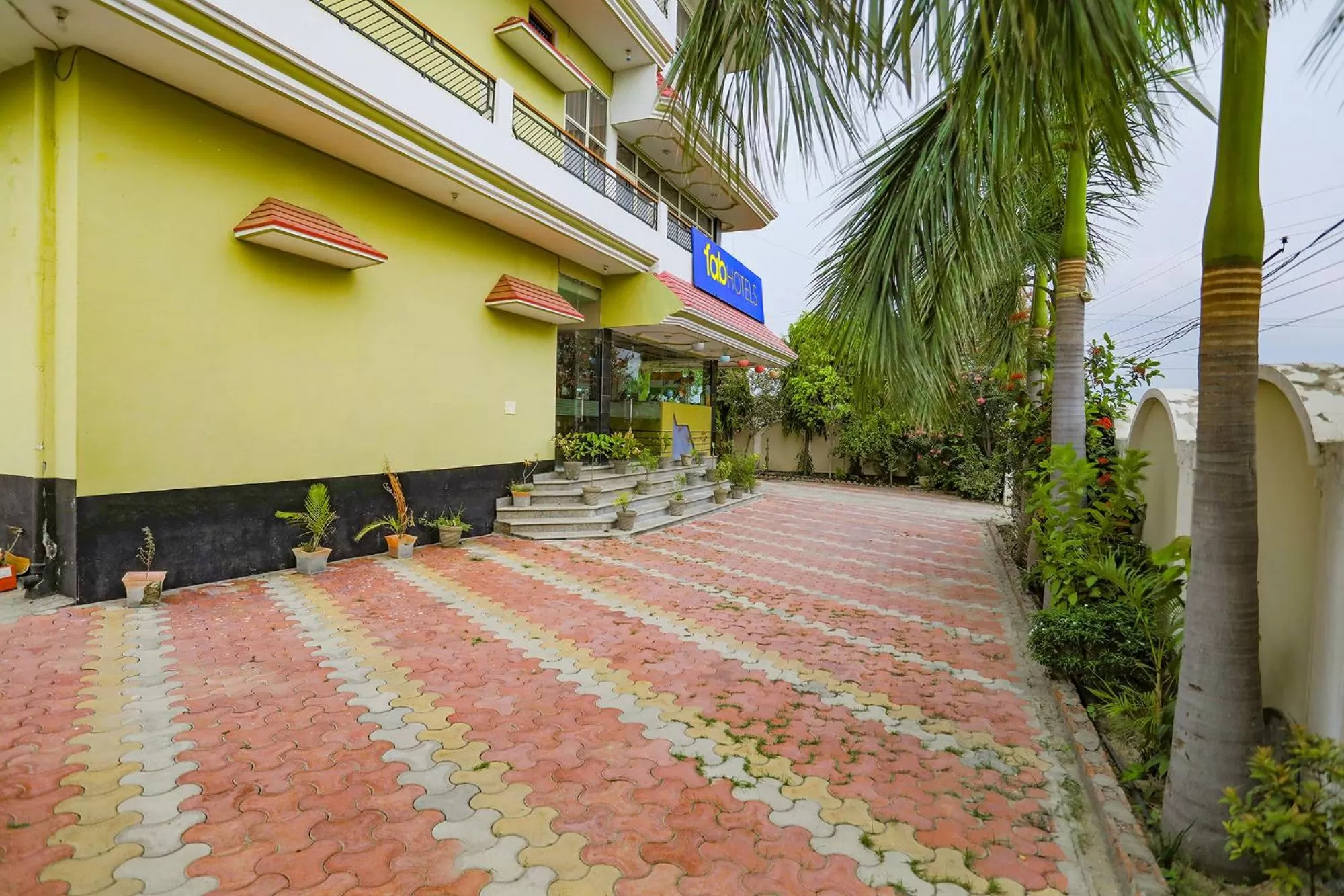 Parking in FabHotel Kriti Green - Hanuman Mandir, Lathia