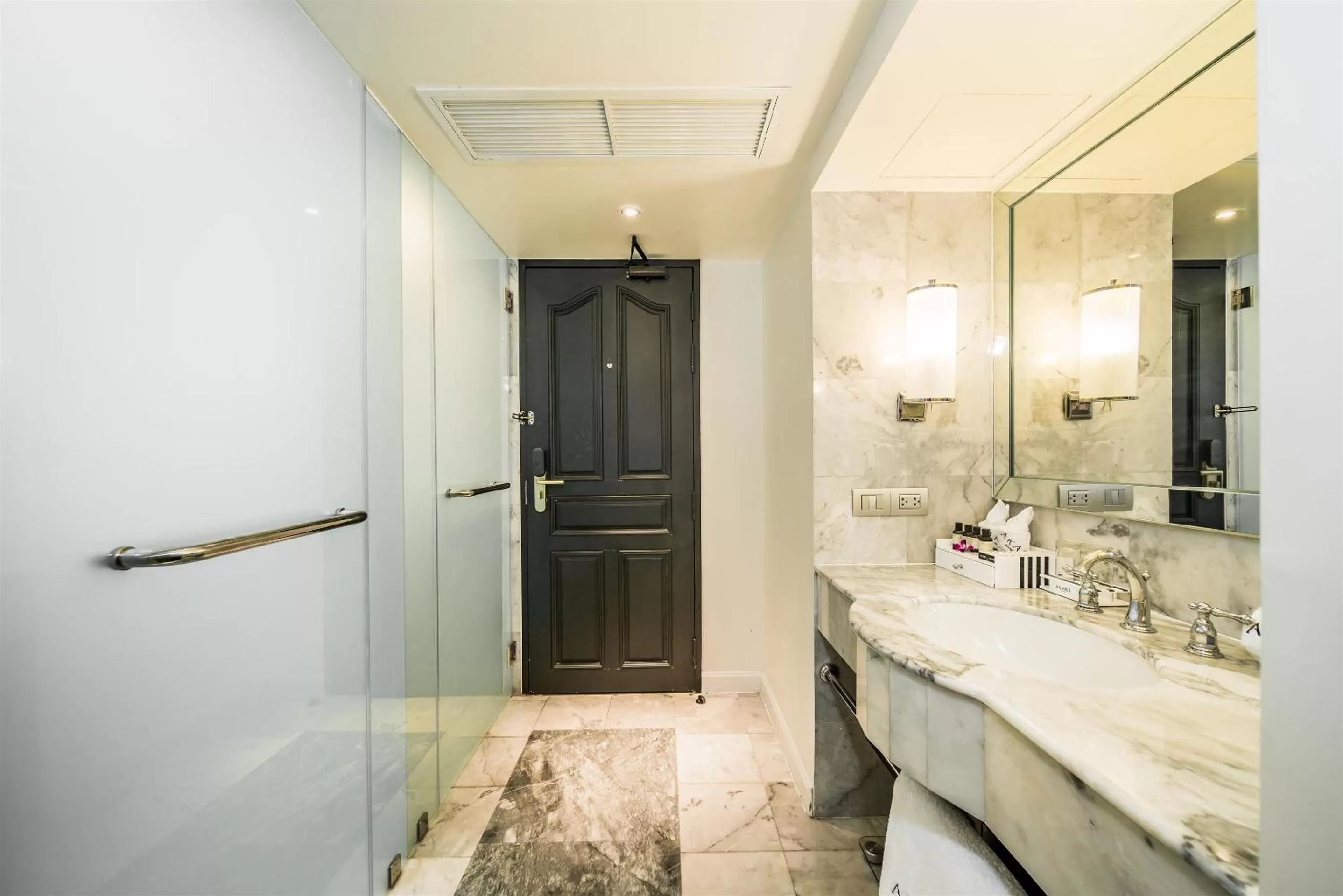 Bathroom in Akara Hotel