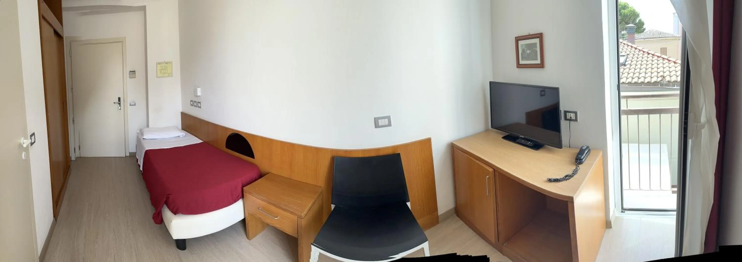 TV and multimedia, Bed in Hotel Morolli