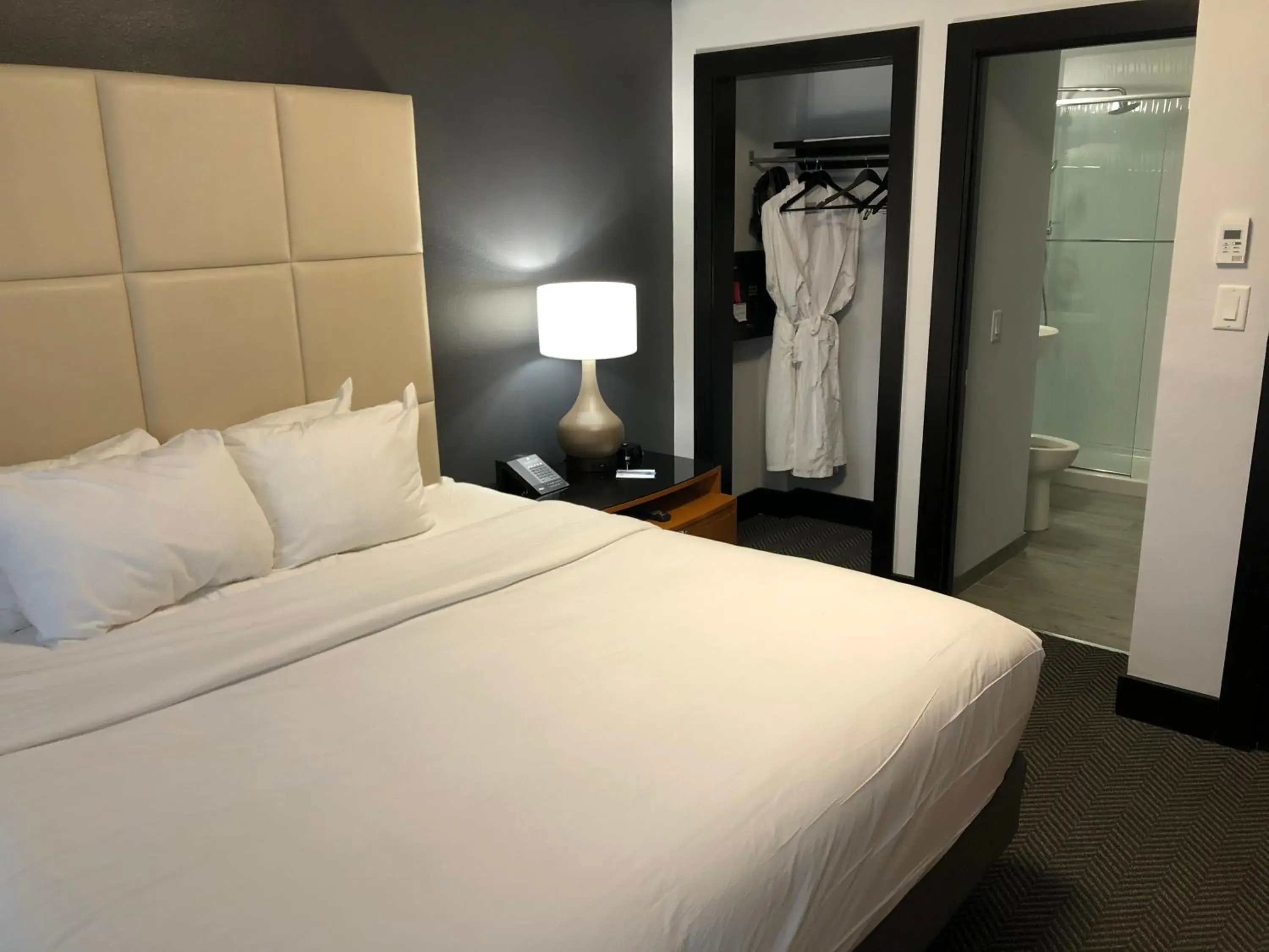 Two-Bedroom Suite in The Streamline Hotel - Daytona Beach Two-Bedroom Suite in The Streamline Hotel - Daytona Beach