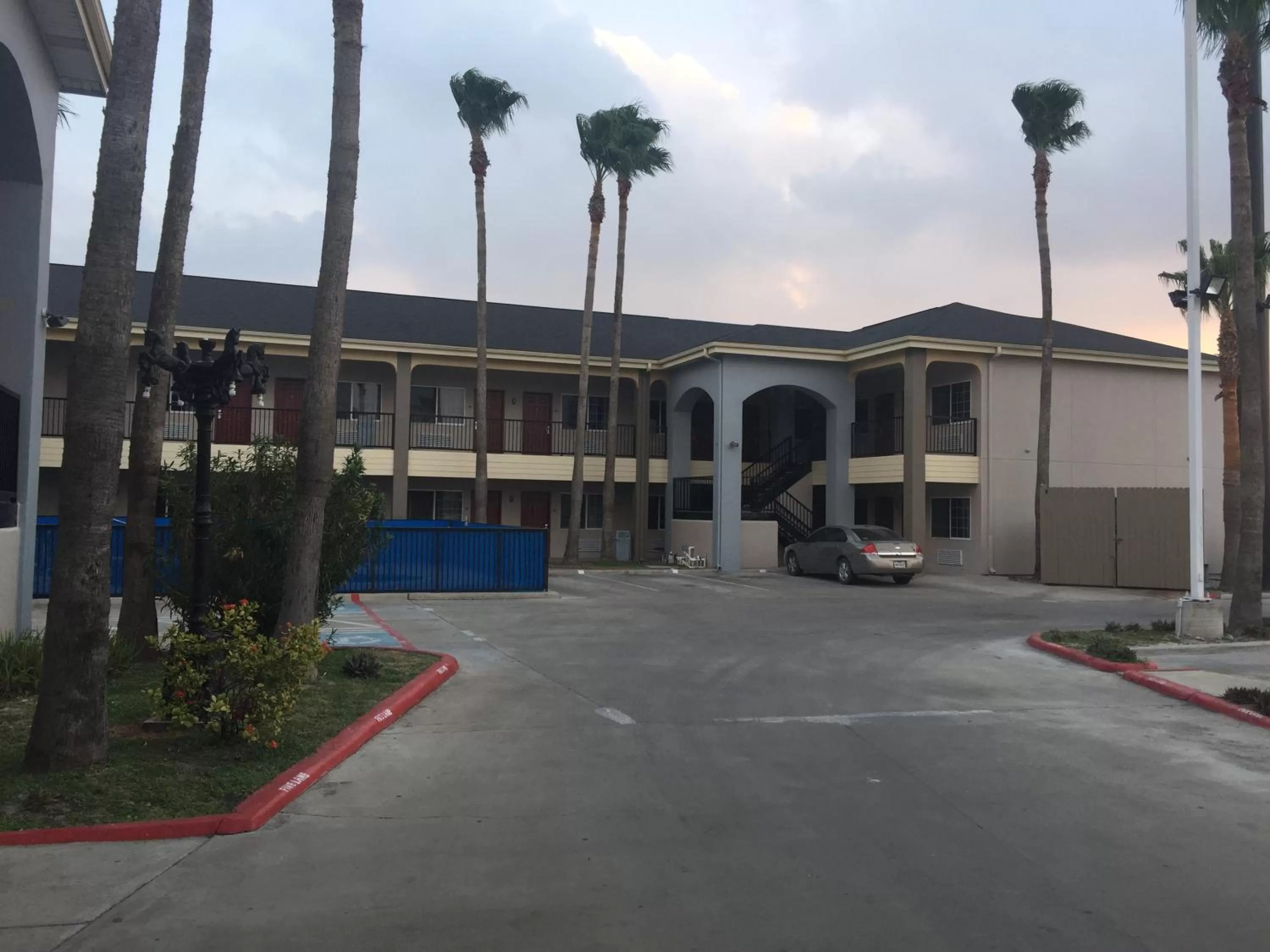 Property building in Texas Inn Downtown McAllen