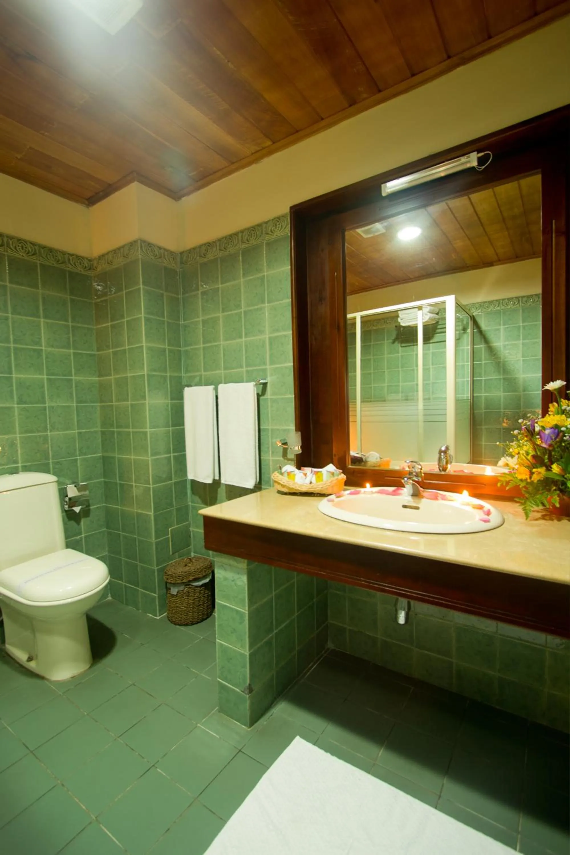 Bathroom in Randholee Resort & Spa