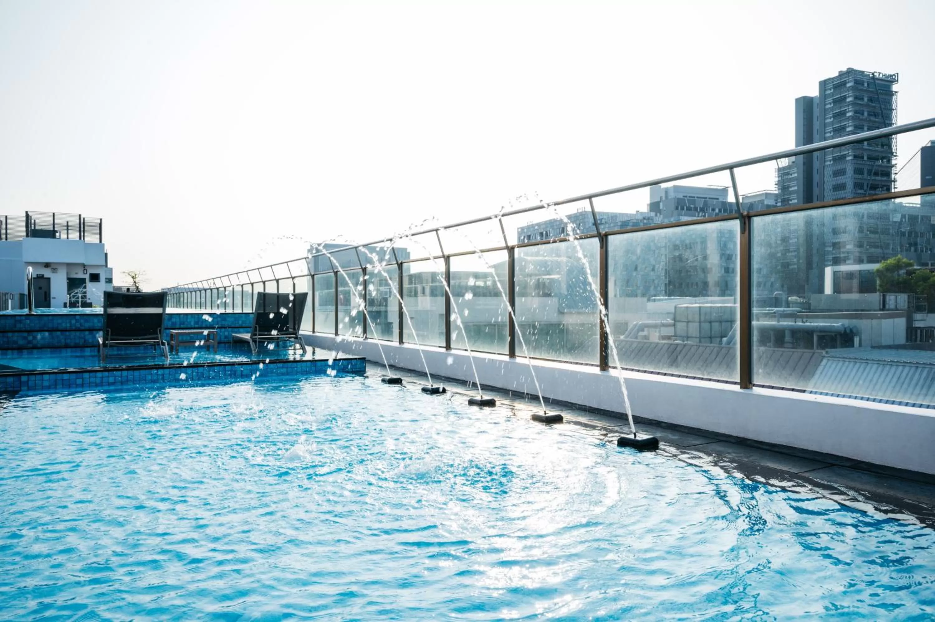 Swimming pool in Mercure Singapore Tyrwhitt